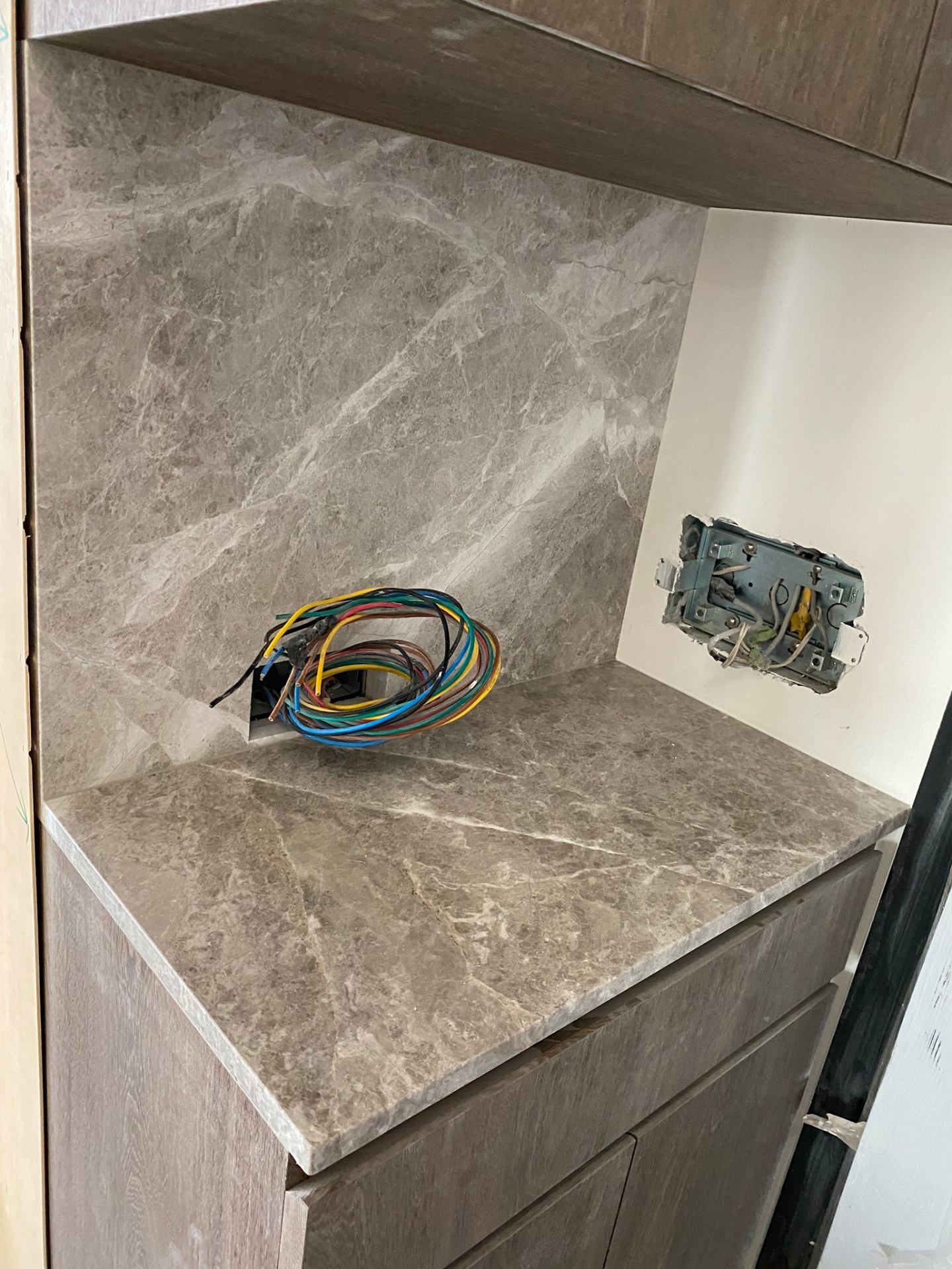 安格拉珍珠-檯面