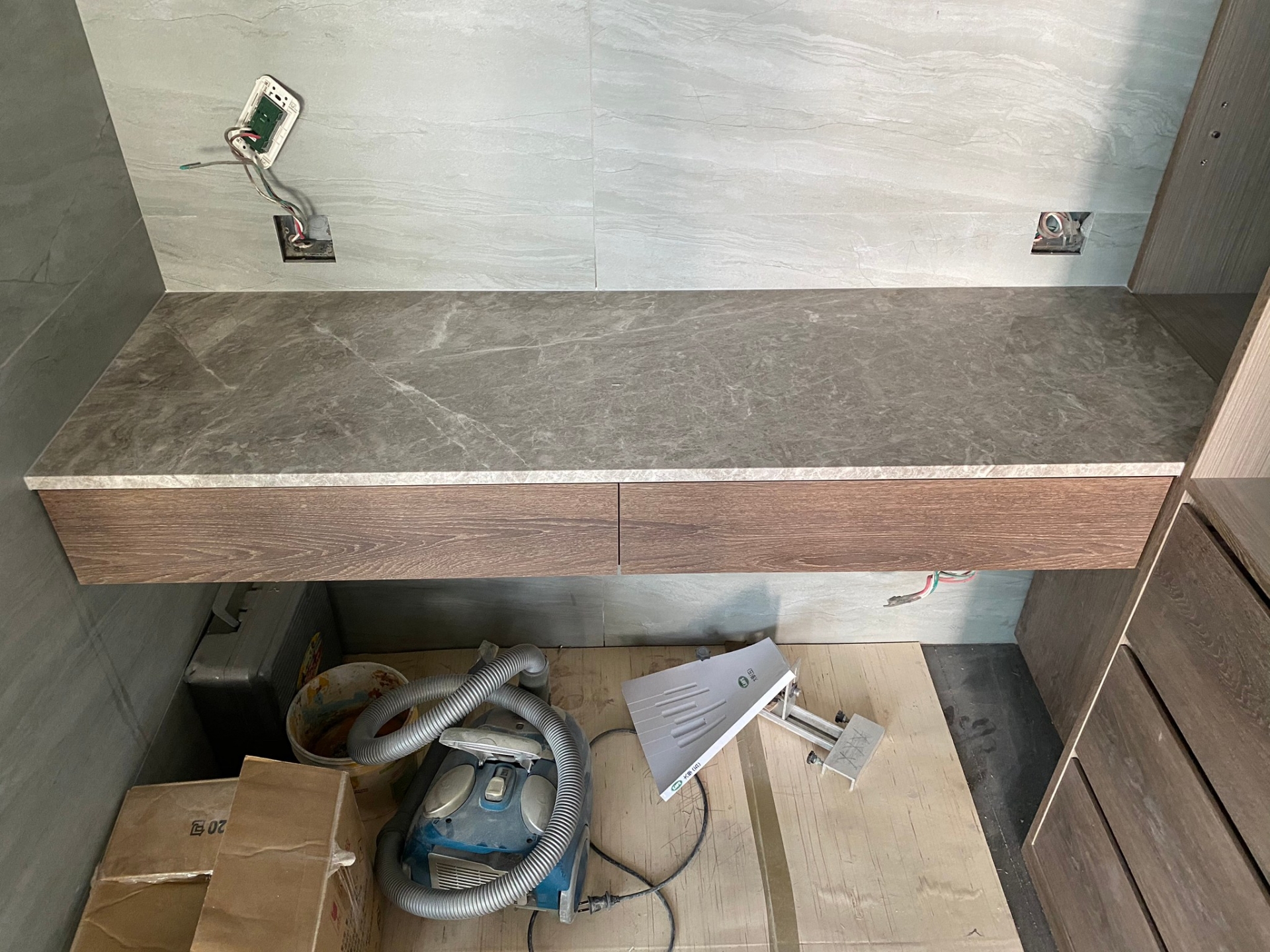 安格拉珍珠-檯面