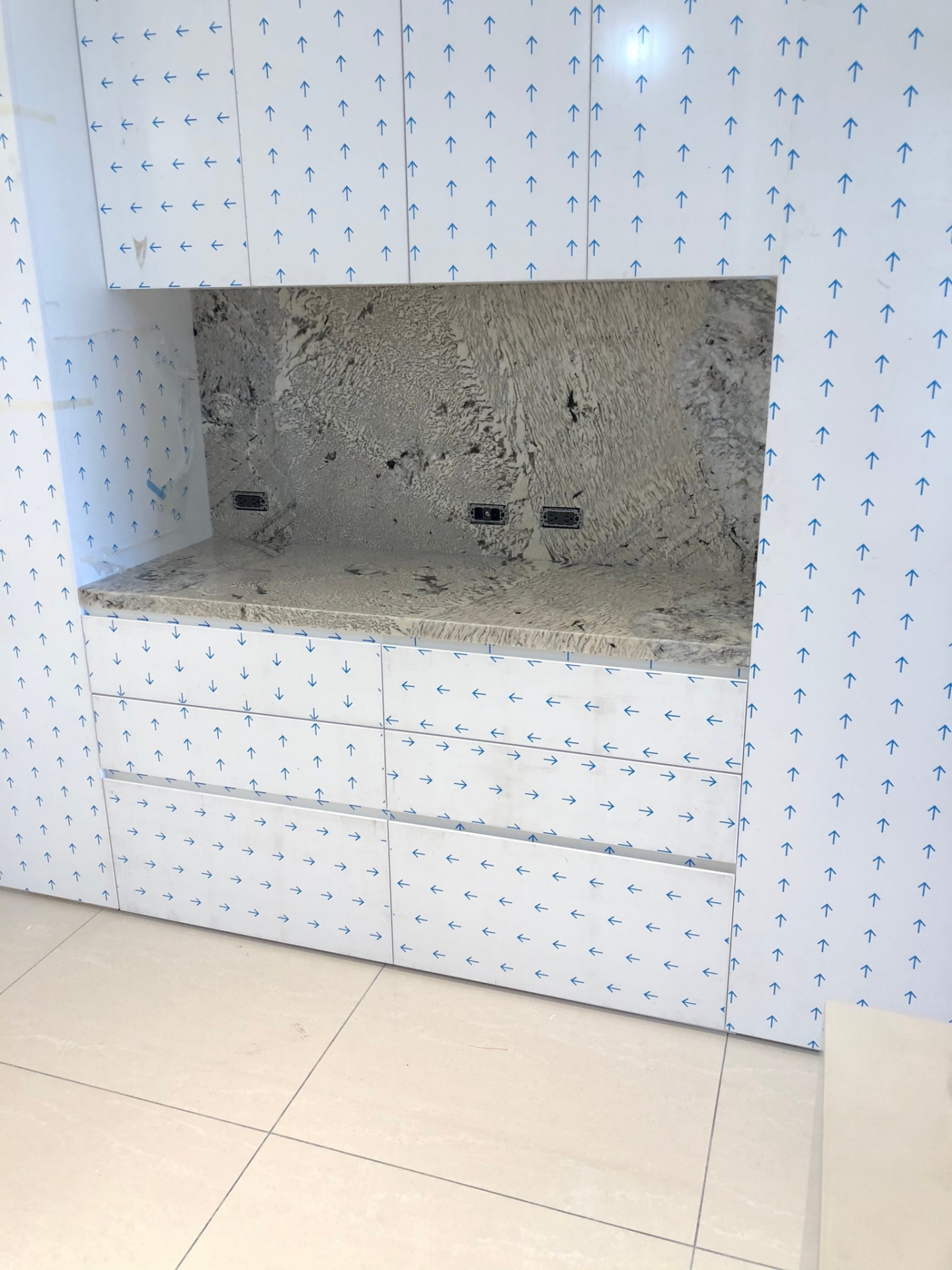 冰山嵐-餐櫃檯面