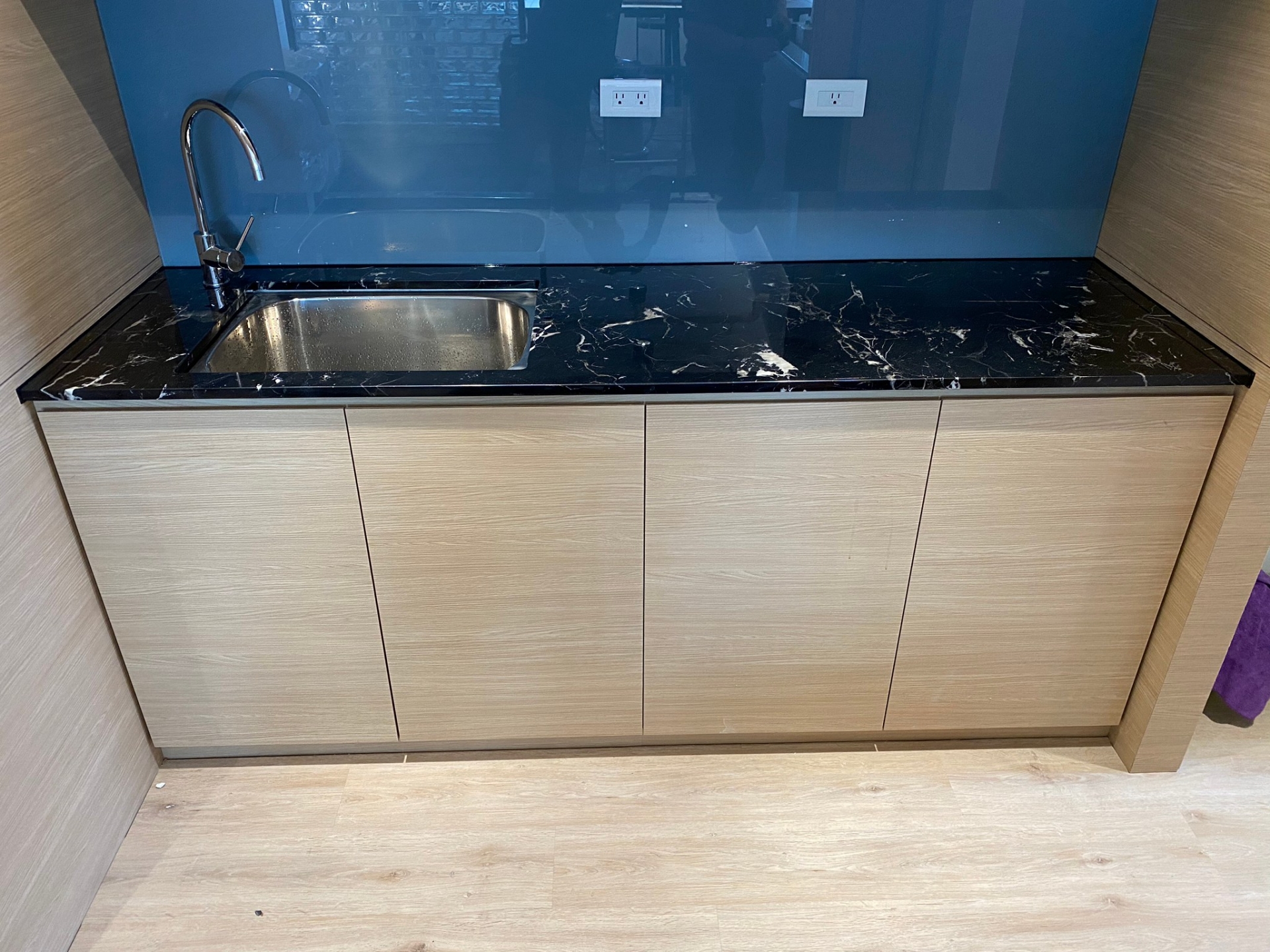 金鑲玉-洗手檯面