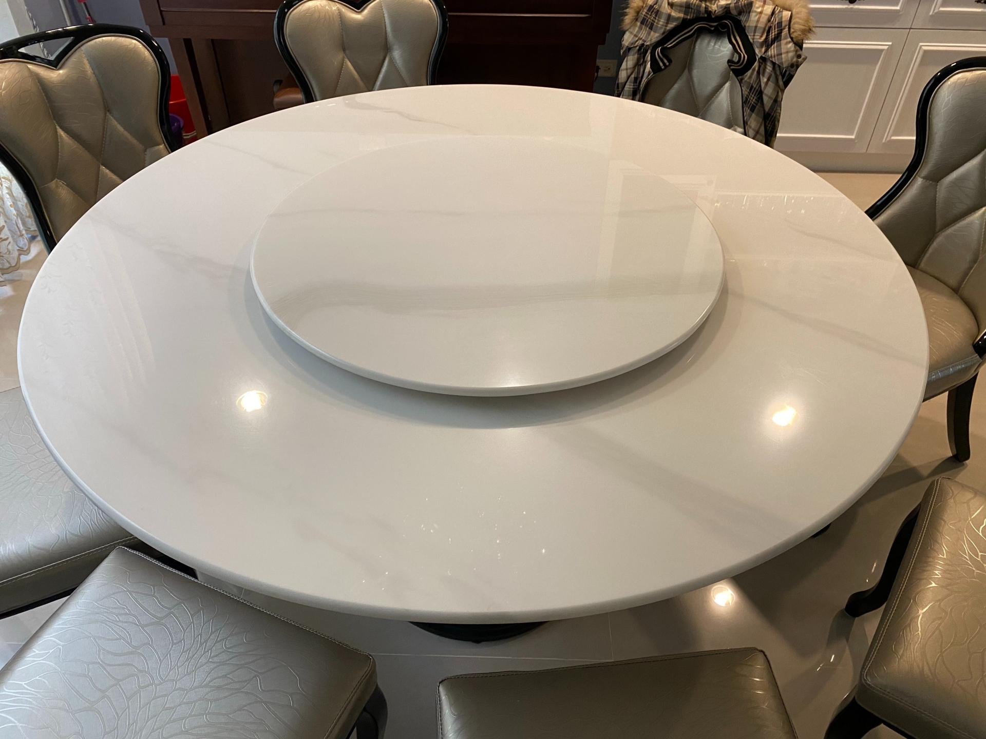 雪白銀弧(人造)-圓桌檯面