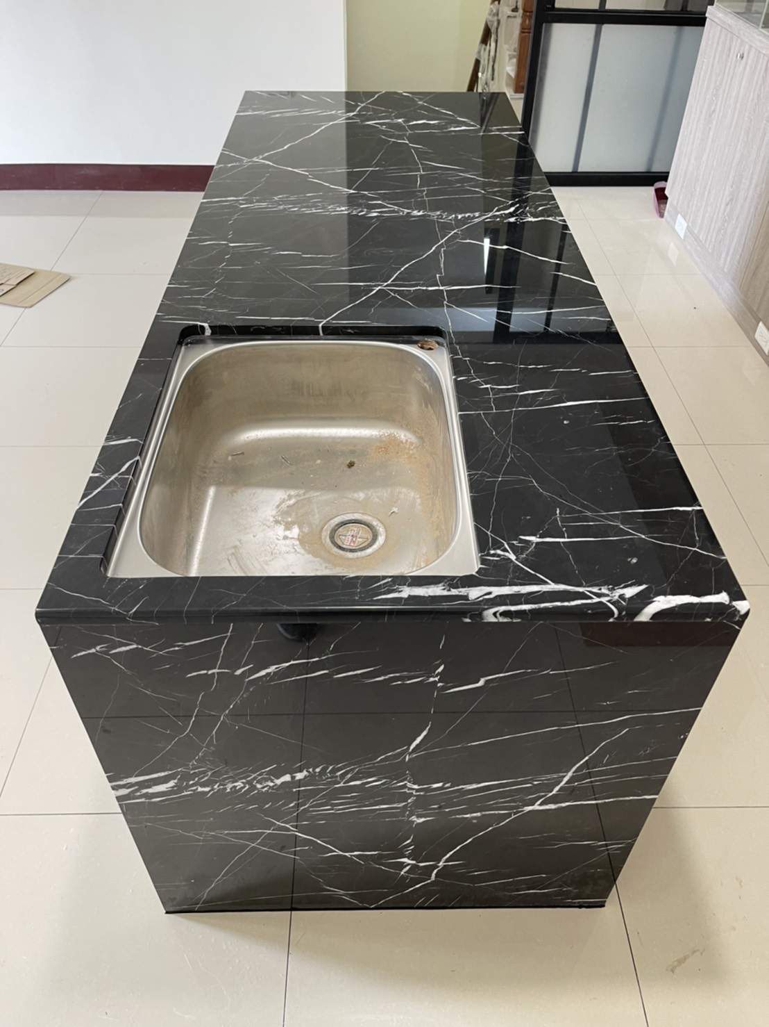 黑雲石-中島檯面