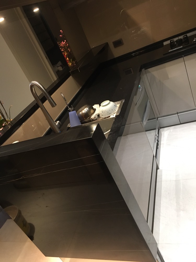 聖羅蘭黑金-廚房檯面