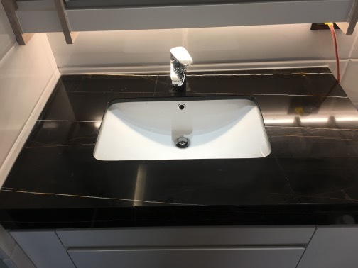 聖羅蘭黑金-洗手檯面