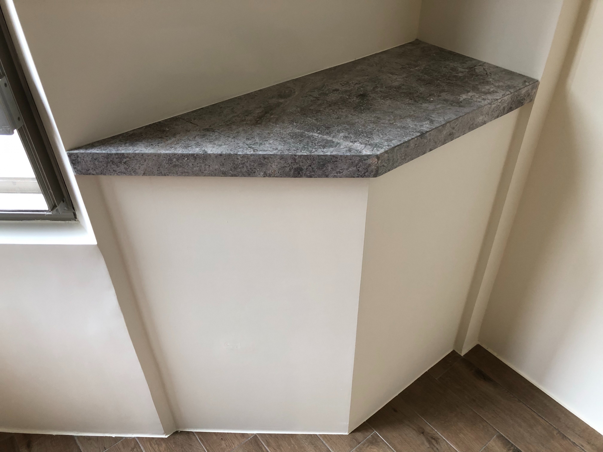 安哥拉珍珠-檯面