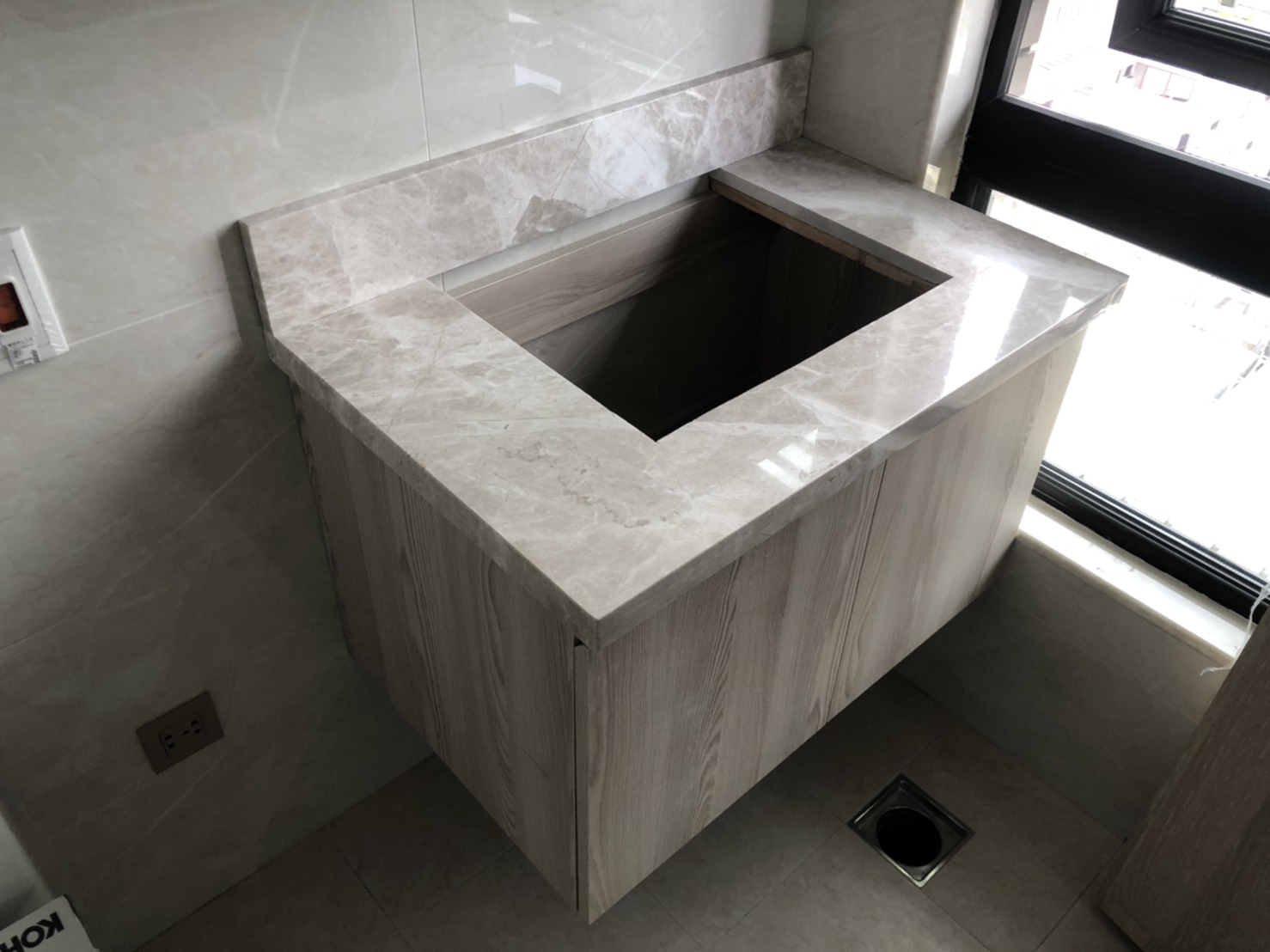 杜布尼克灰-洗手檯面