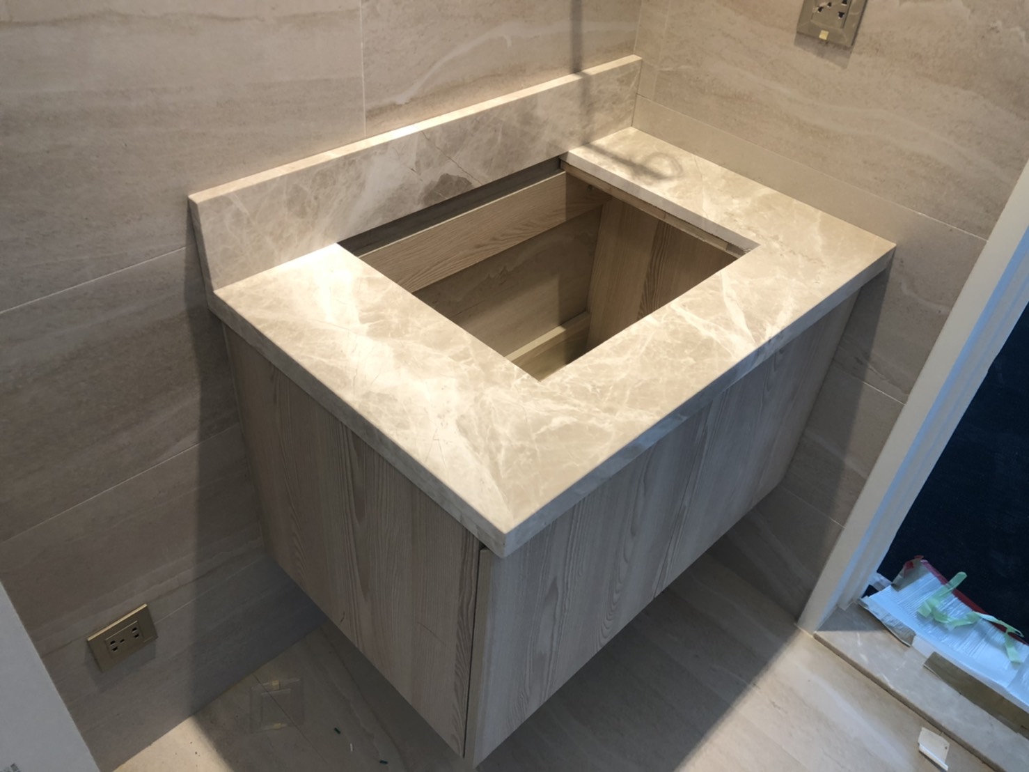 杜布尼克灰-洗手檯面