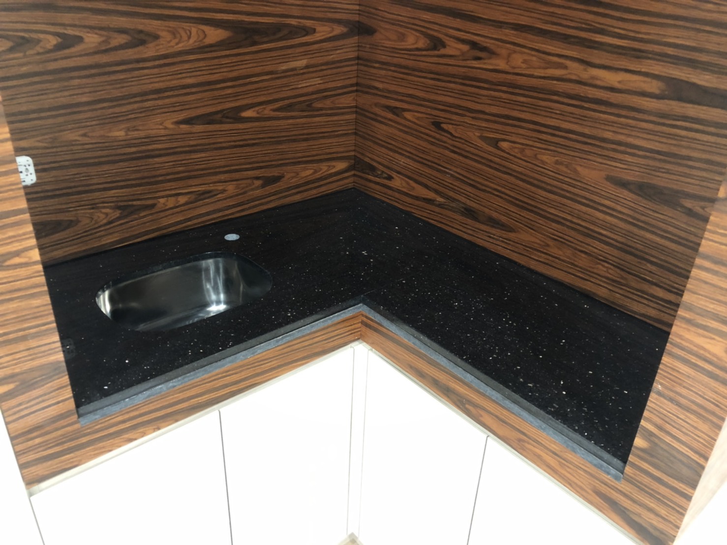 黑金-洗手L型檯面