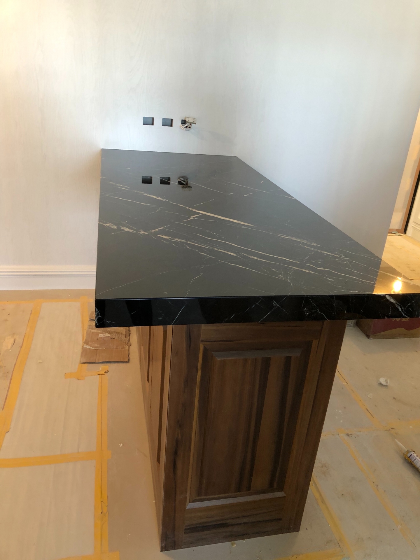 黑雲石-吧台檯面