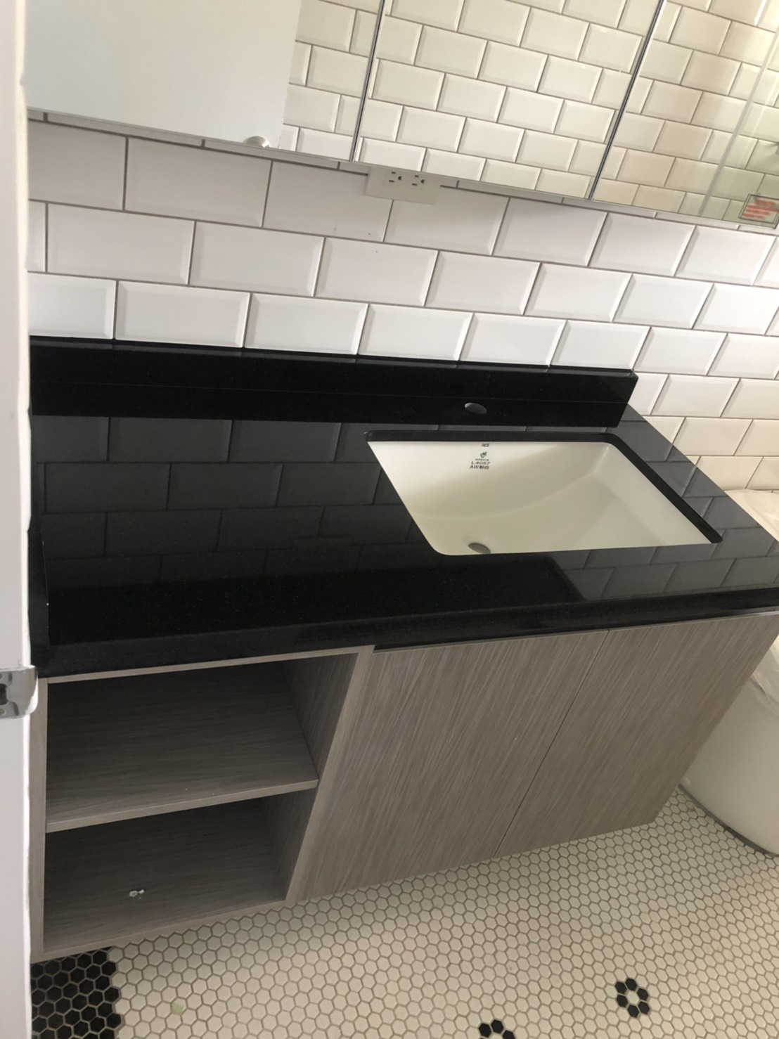 印度黑-洗手檯面