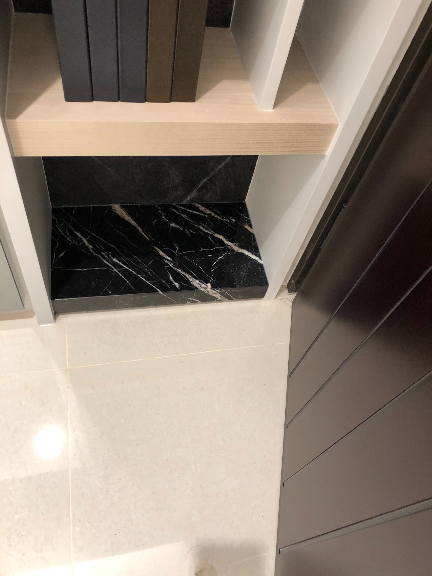 黑雲石-櫃子層板