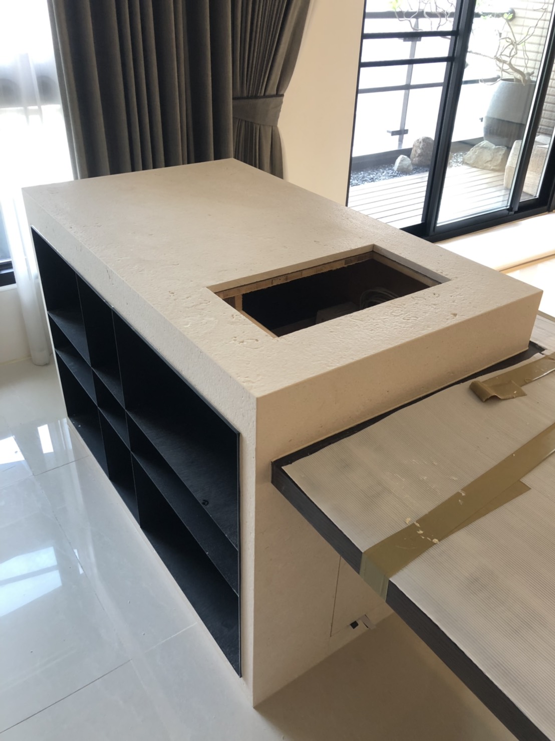 珊瑚米黃洞石(仿古)-吧台檯面