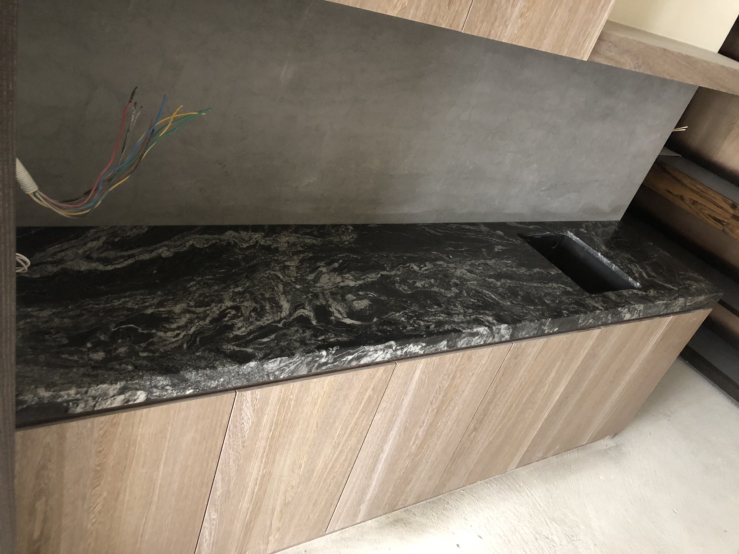 雕刻黑-洗手檯面