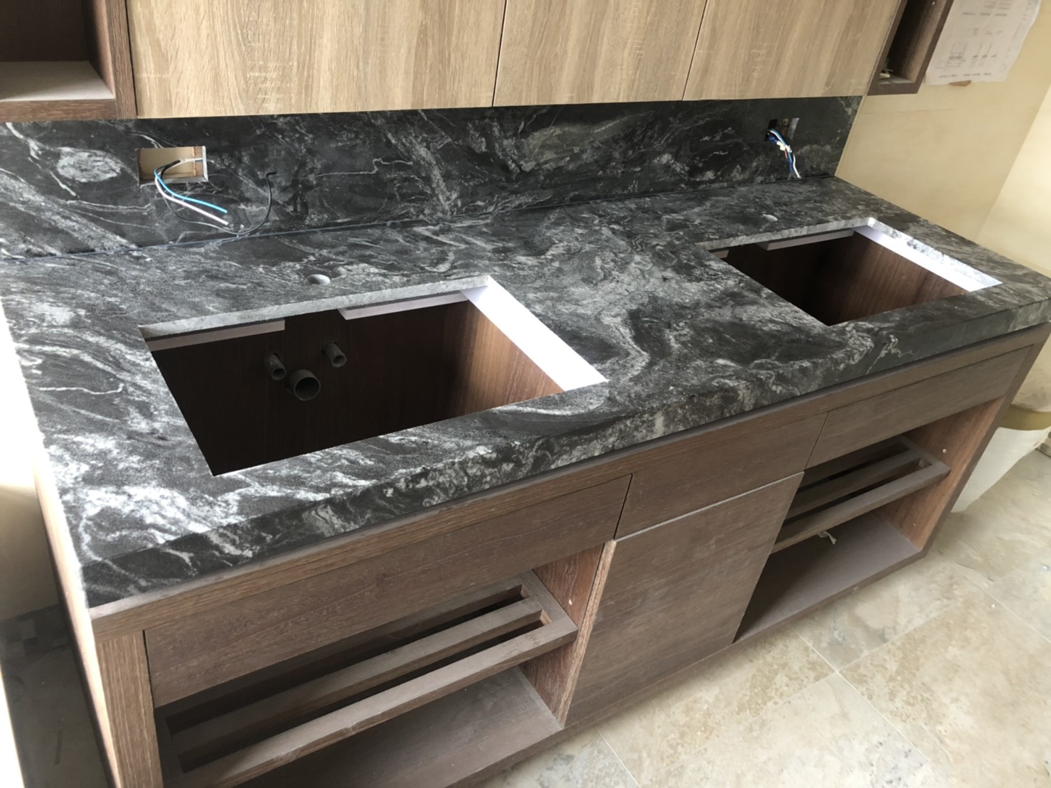 雕刻黑-洗手檯面