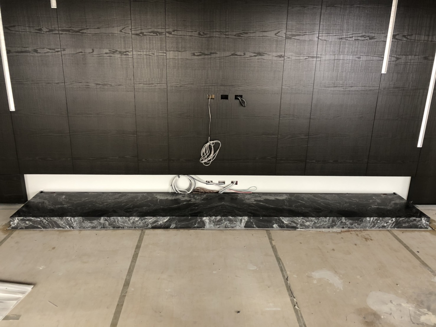 雕刻黑-電視下檯度