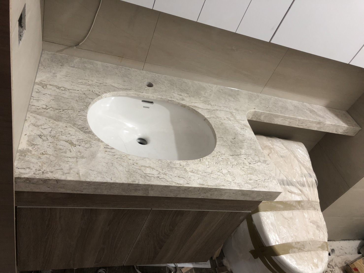 安格拉珍珠-浴室檯面