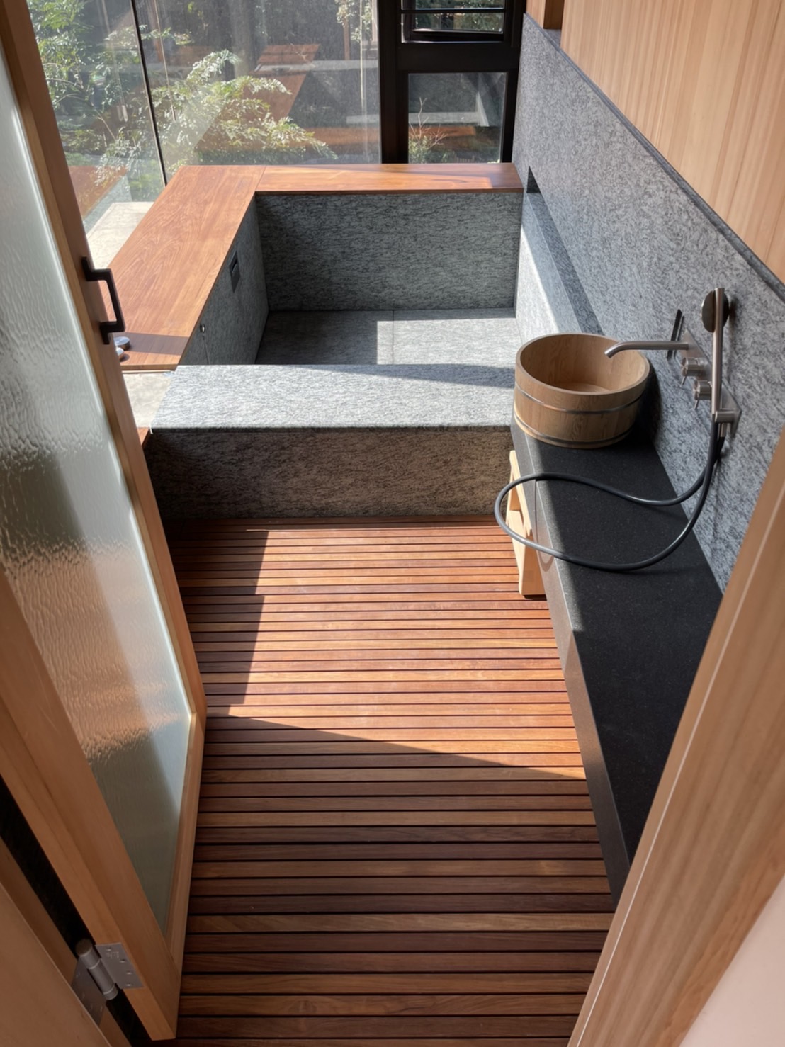 橄欖綠燒仿-浴缸