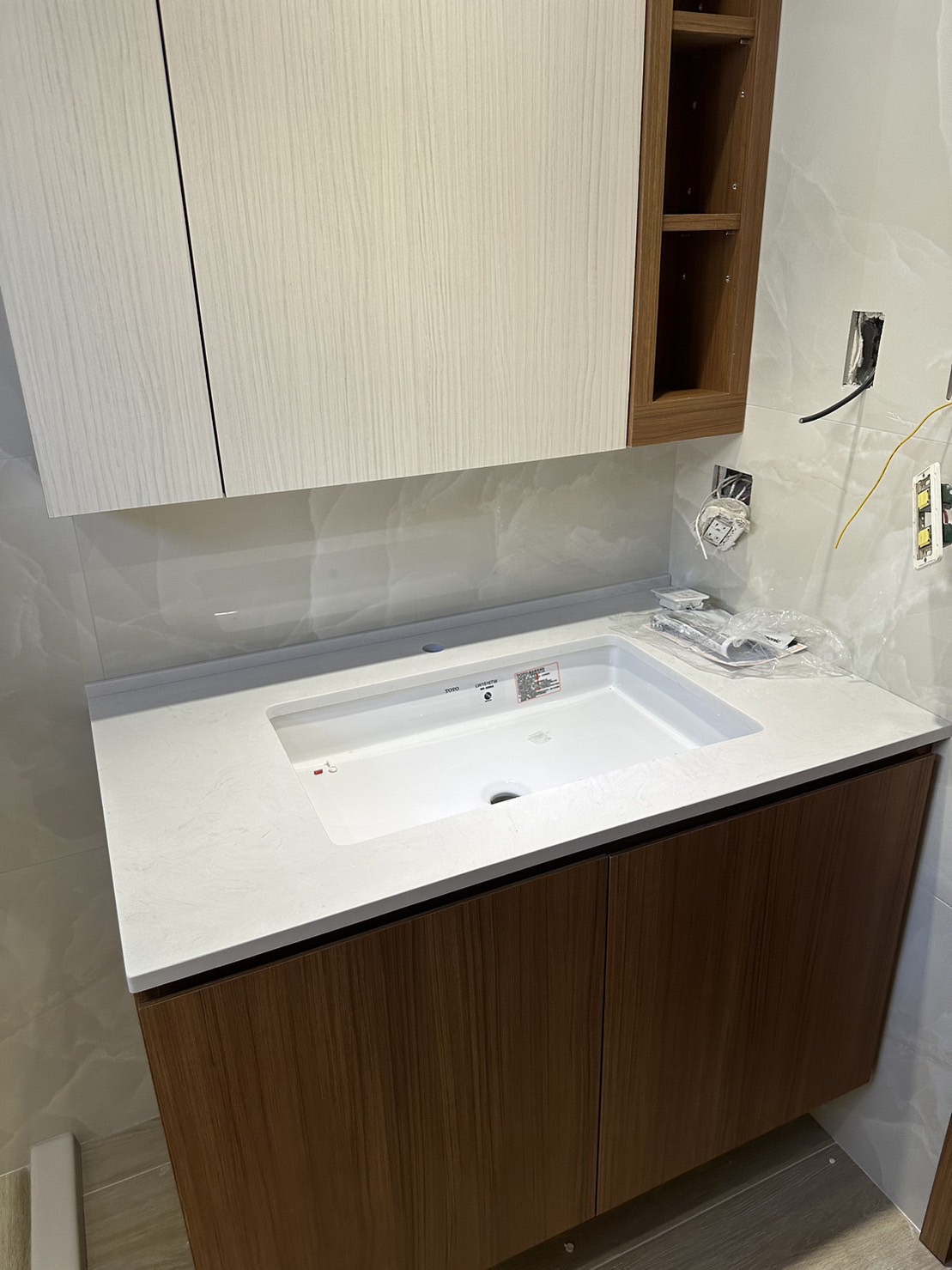 雅士白-洗手檯面