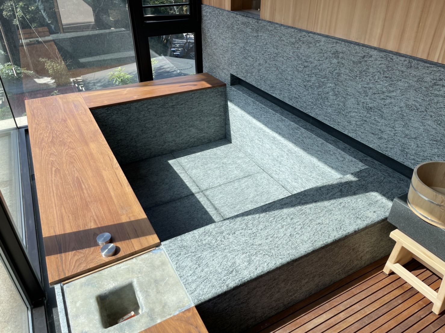 橄欖綠燒仿-浴缸