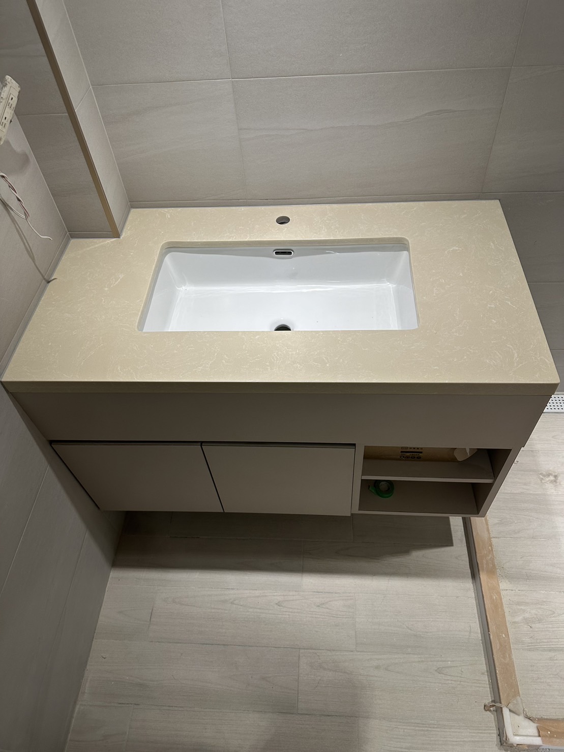 路易米黃-洗手台