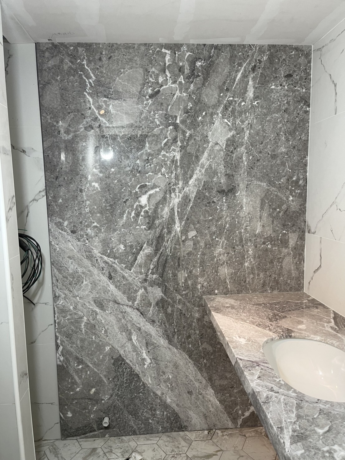 雅典娜灰-牆面+檯面