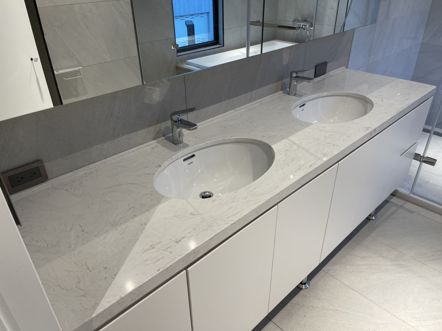 雅士白-洗手檯面