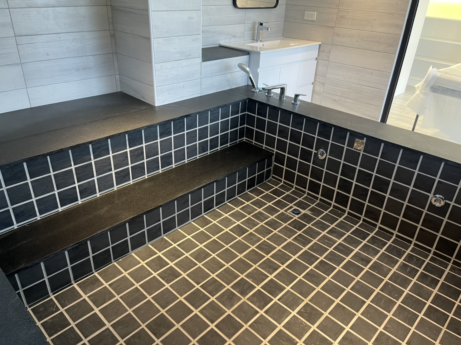 印度黑水沖仿古面-浴缸蓋板