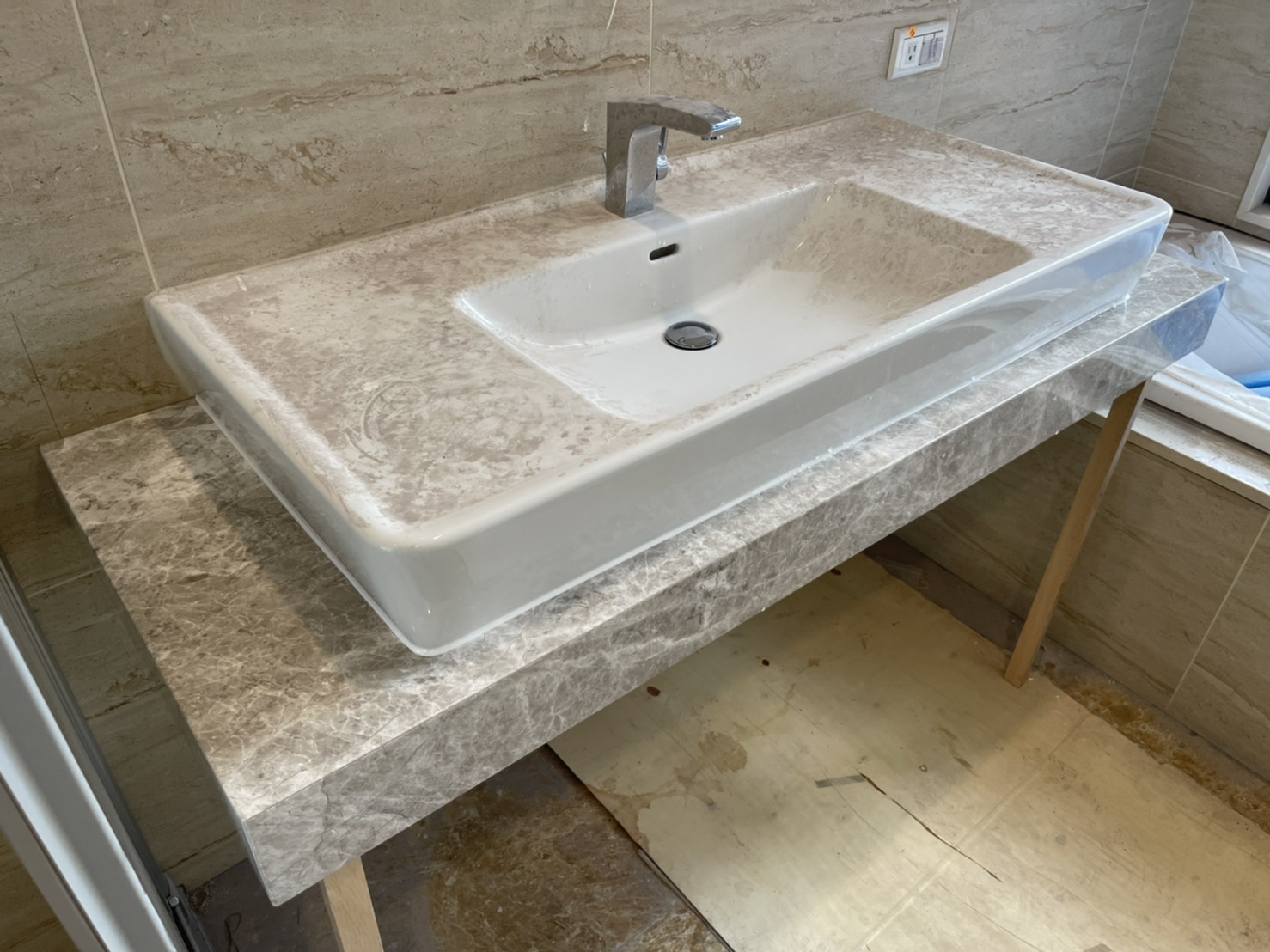 安格拉珍珠-洗手檯