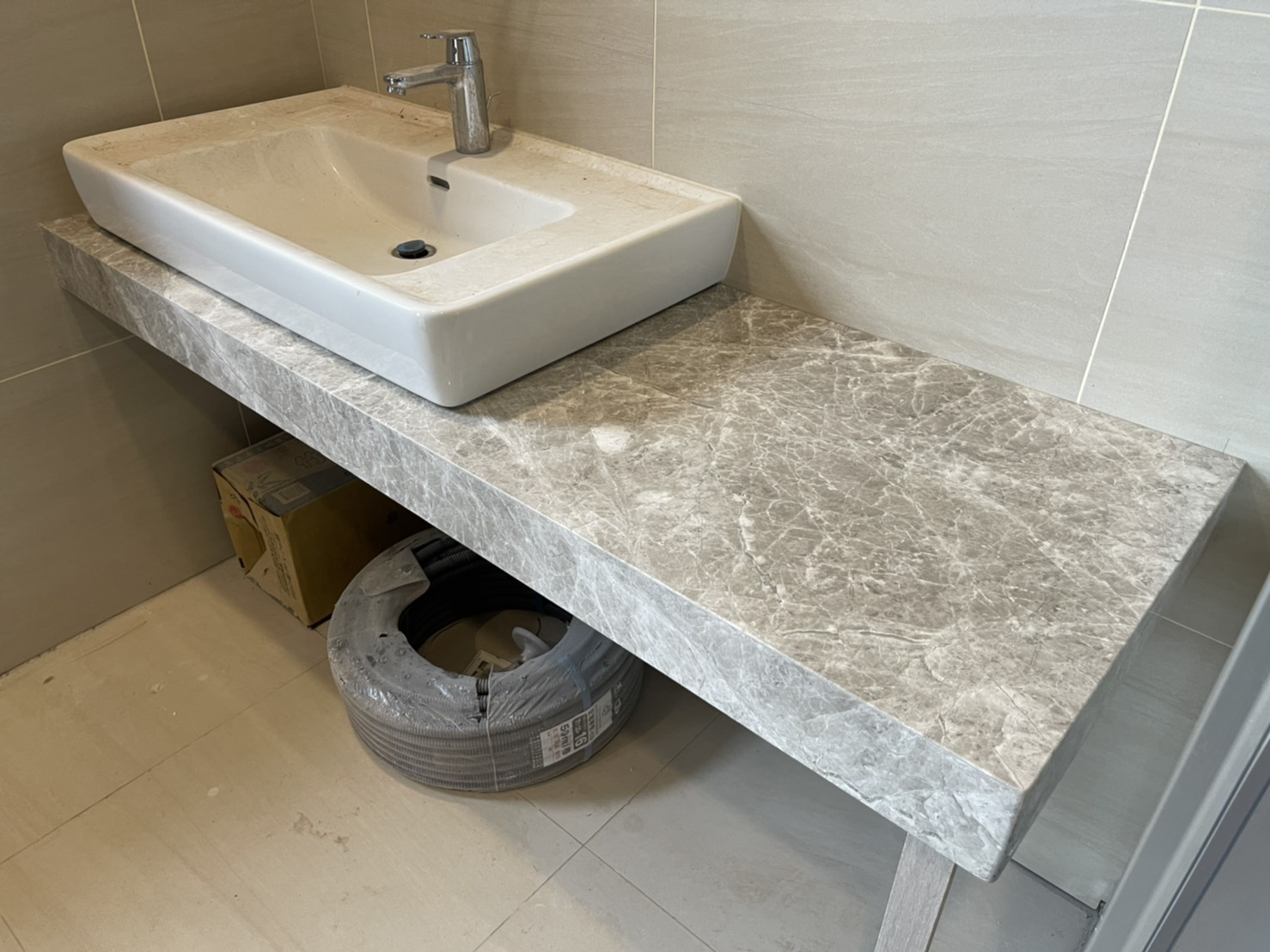 安格拉珍珠-洗手檯