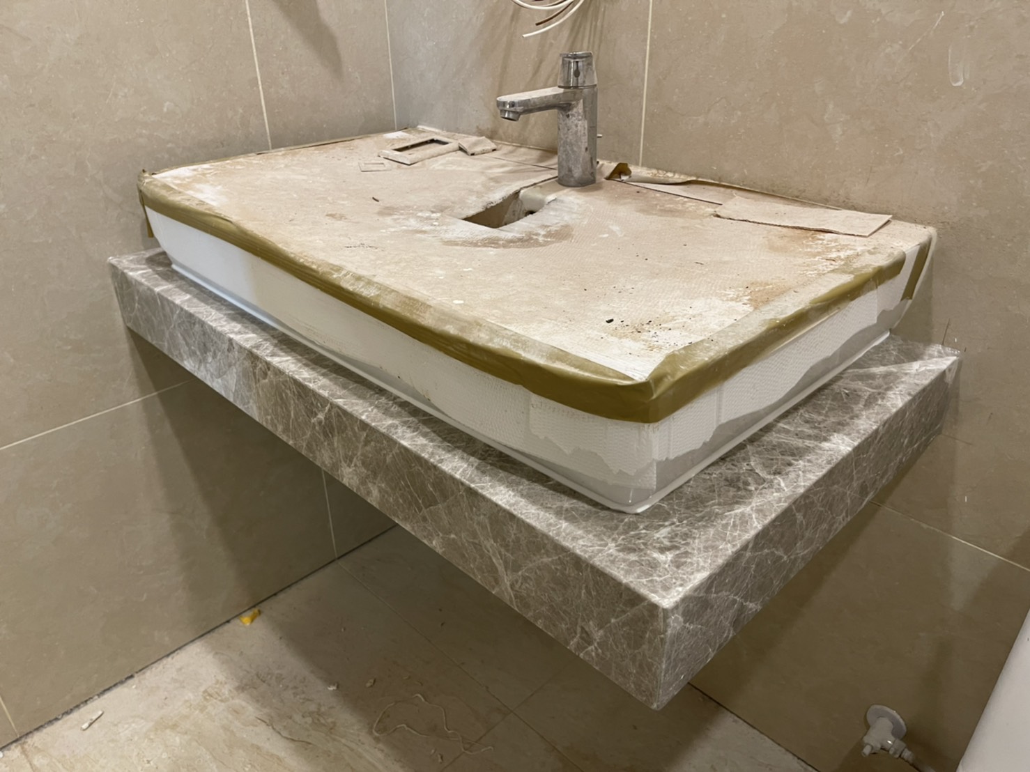 安格拉珍珠-洗手檯