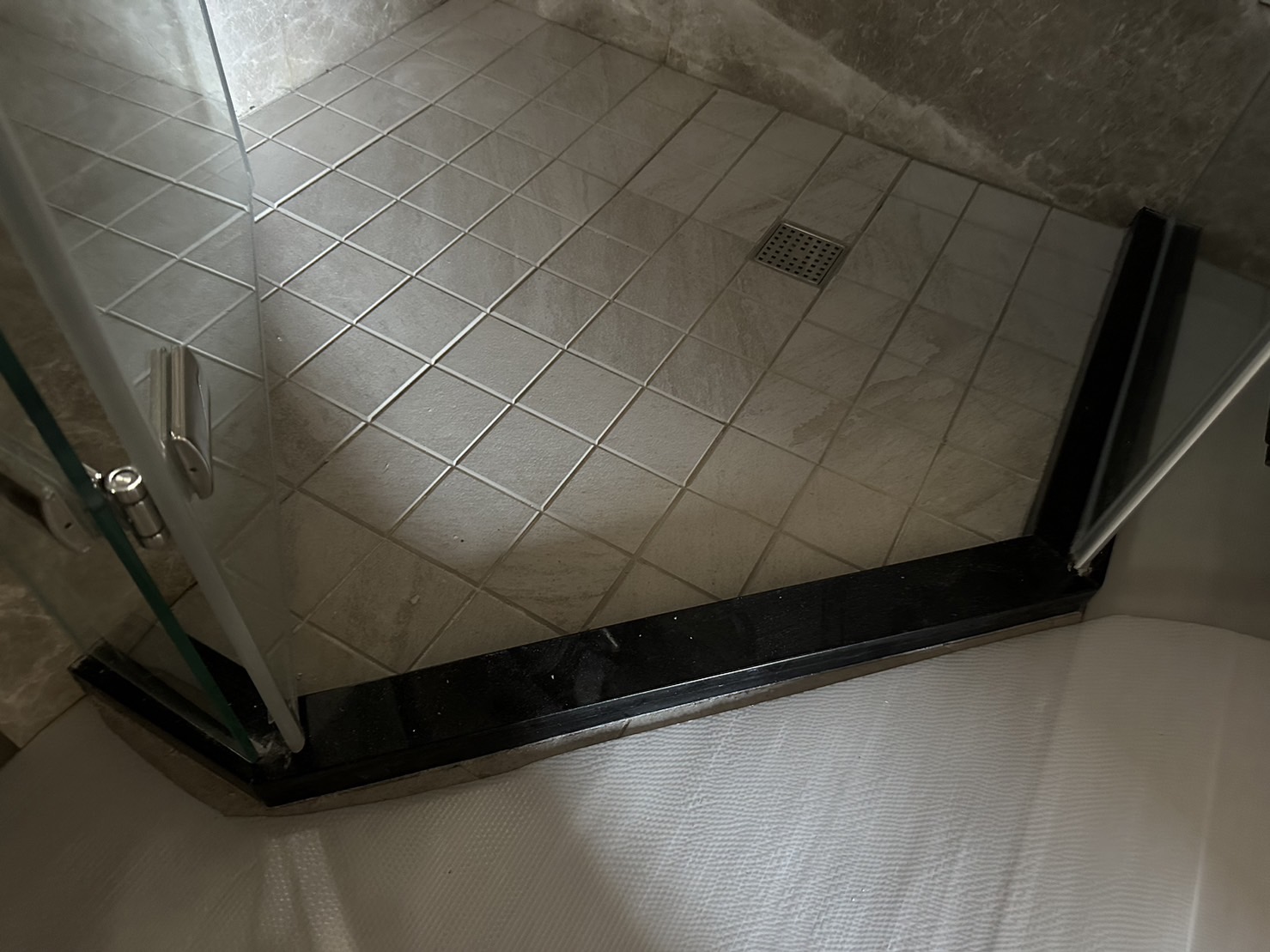 印度黑-淋浴門檻