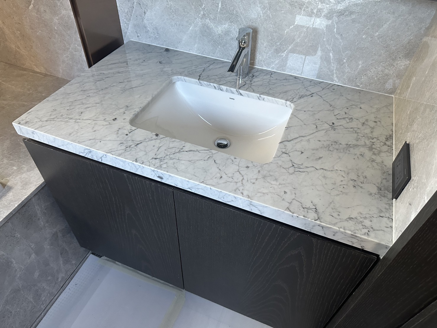 小雕刻白-洗手台