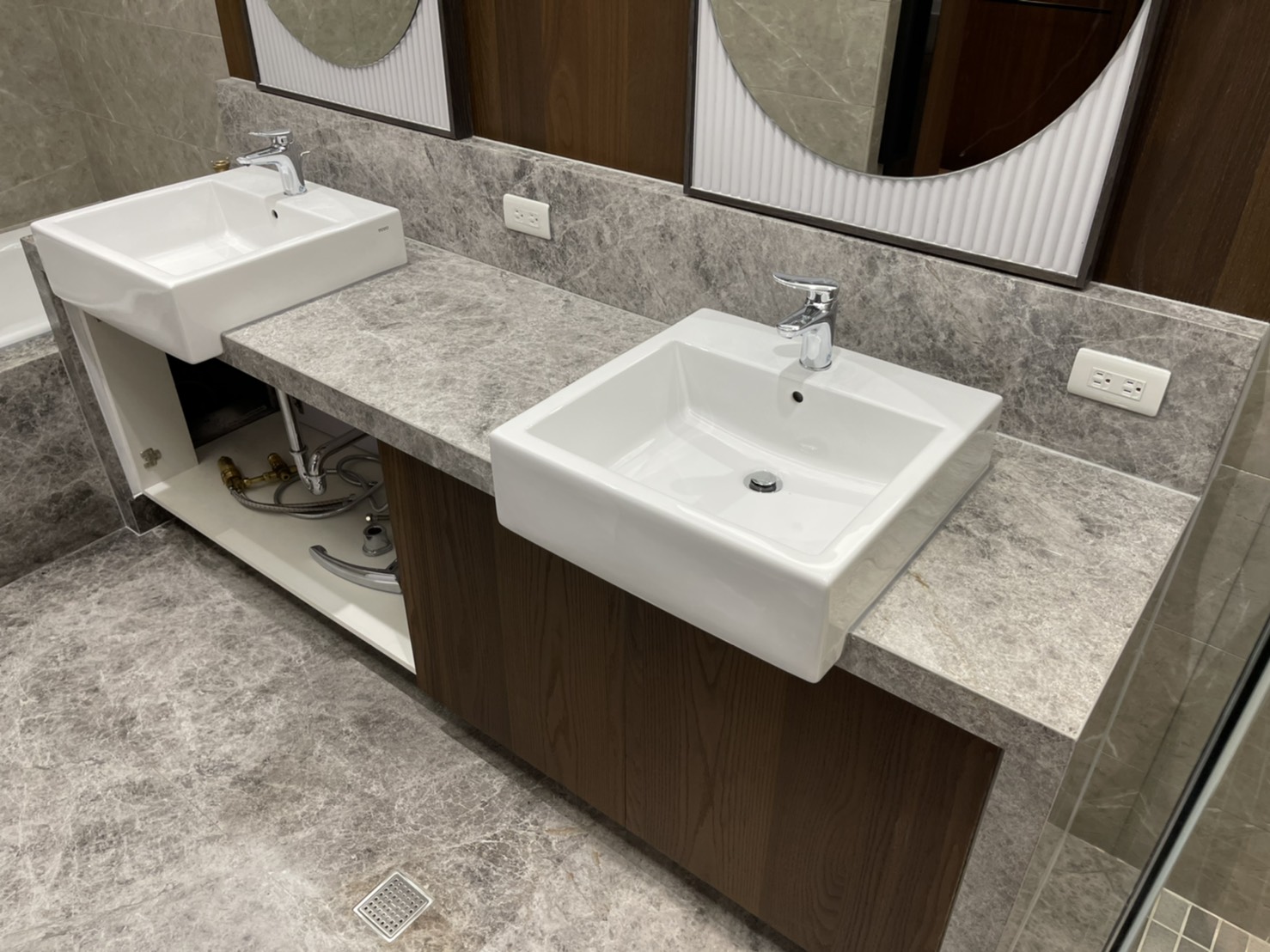 賽爾灰-浴室檯面