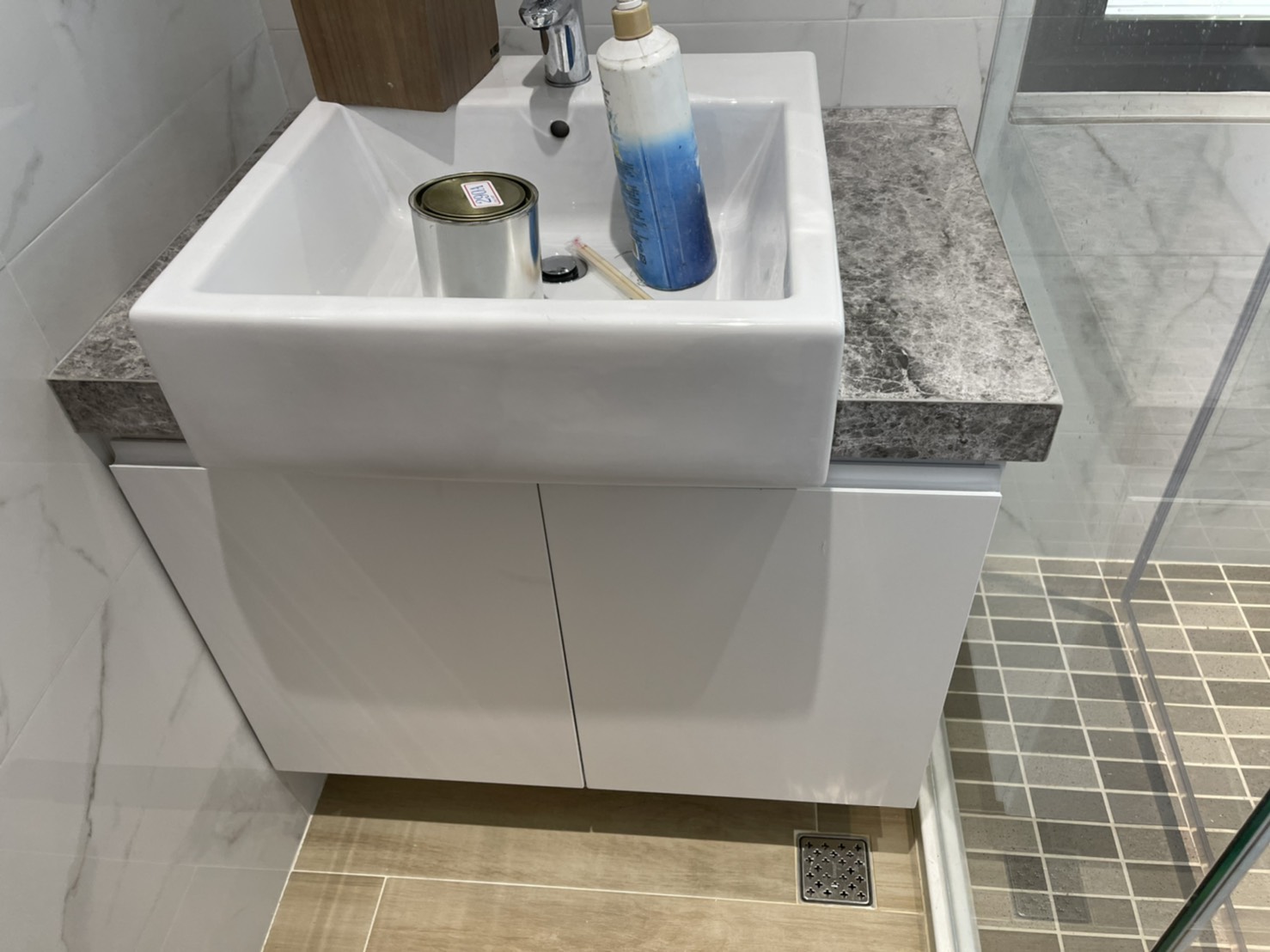 賽爾灰-浴室檯面