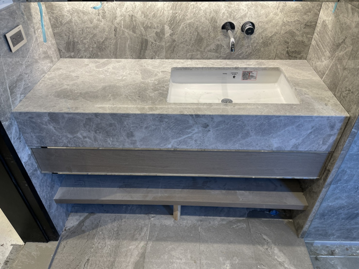 安地斯灰-洗手檯面