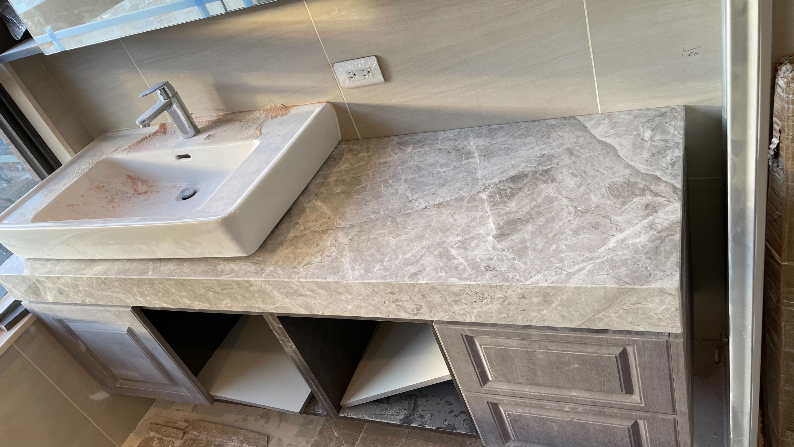 安格拉珍珠-浴室檯面