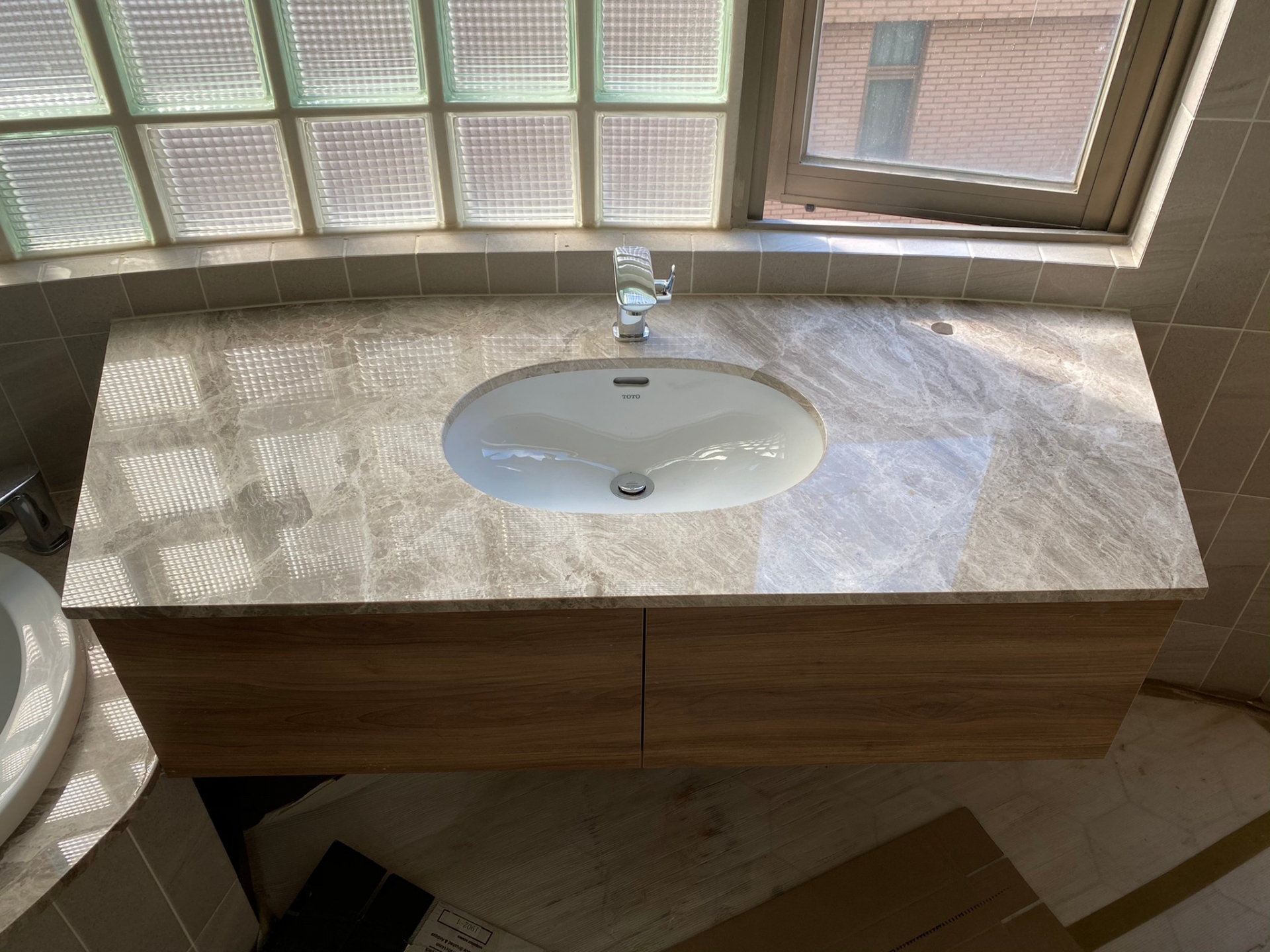 賽納灰-洗手檯面