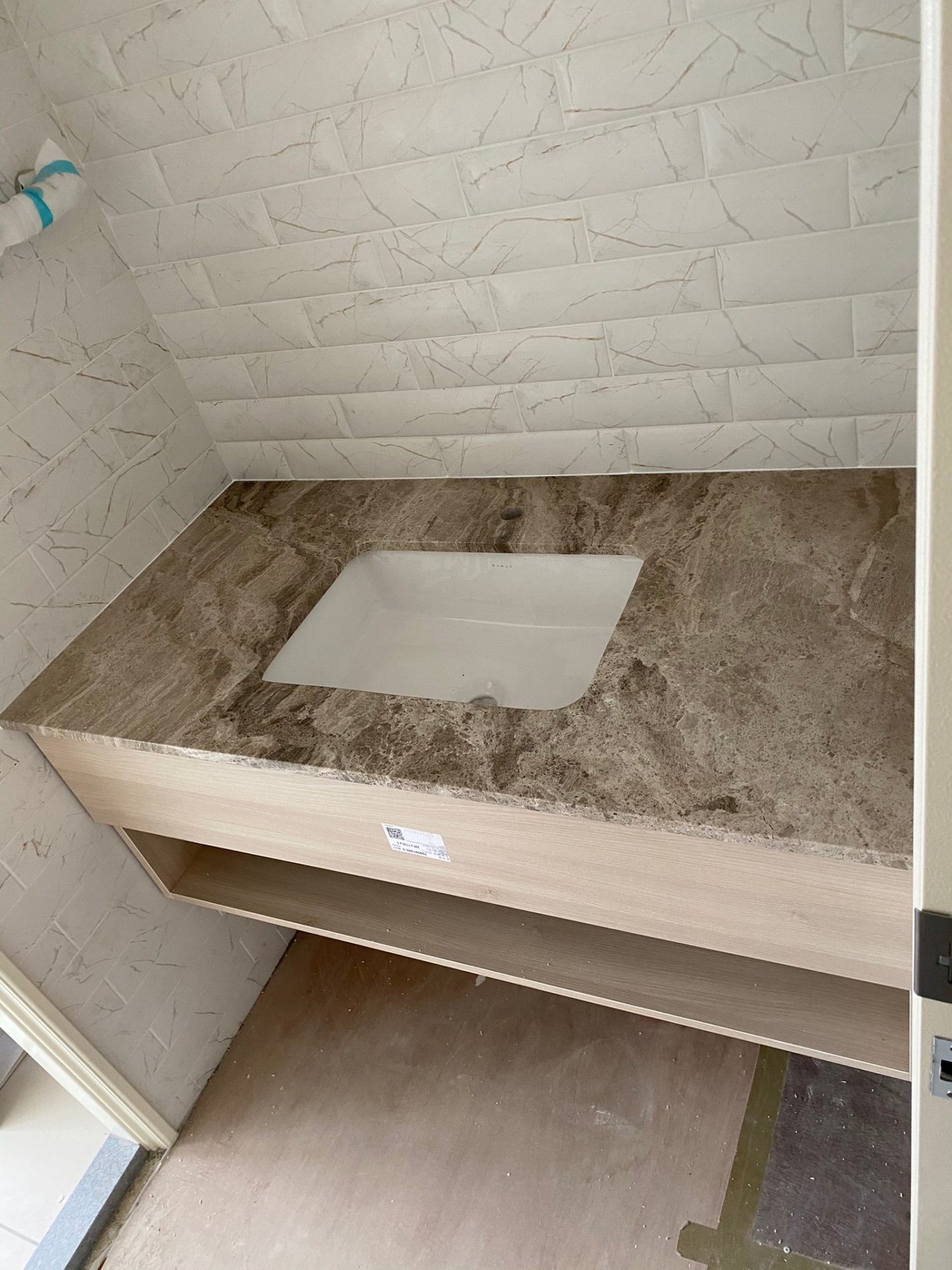 賽納灰-洗手檯面