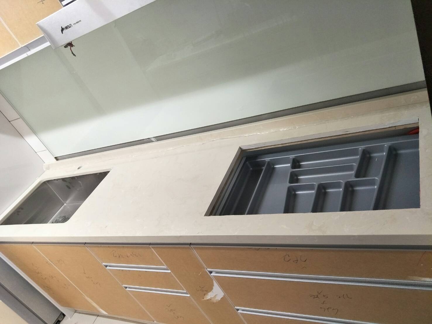 路易米黃-廚房檯面