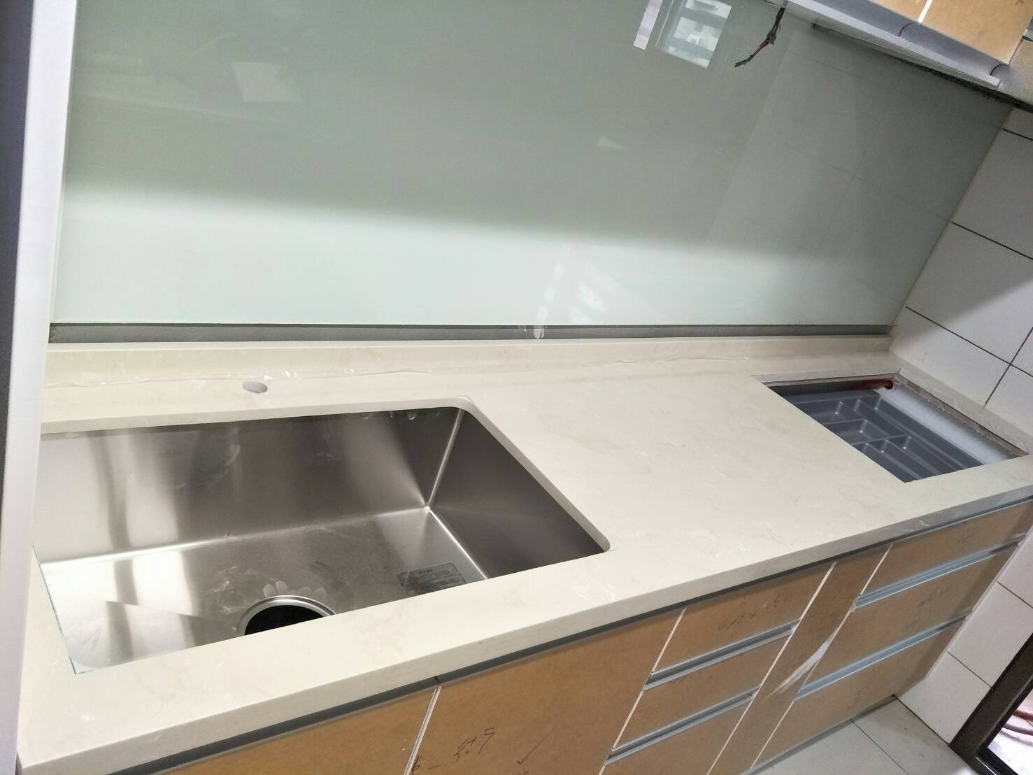 路易米黃-廚房檯面