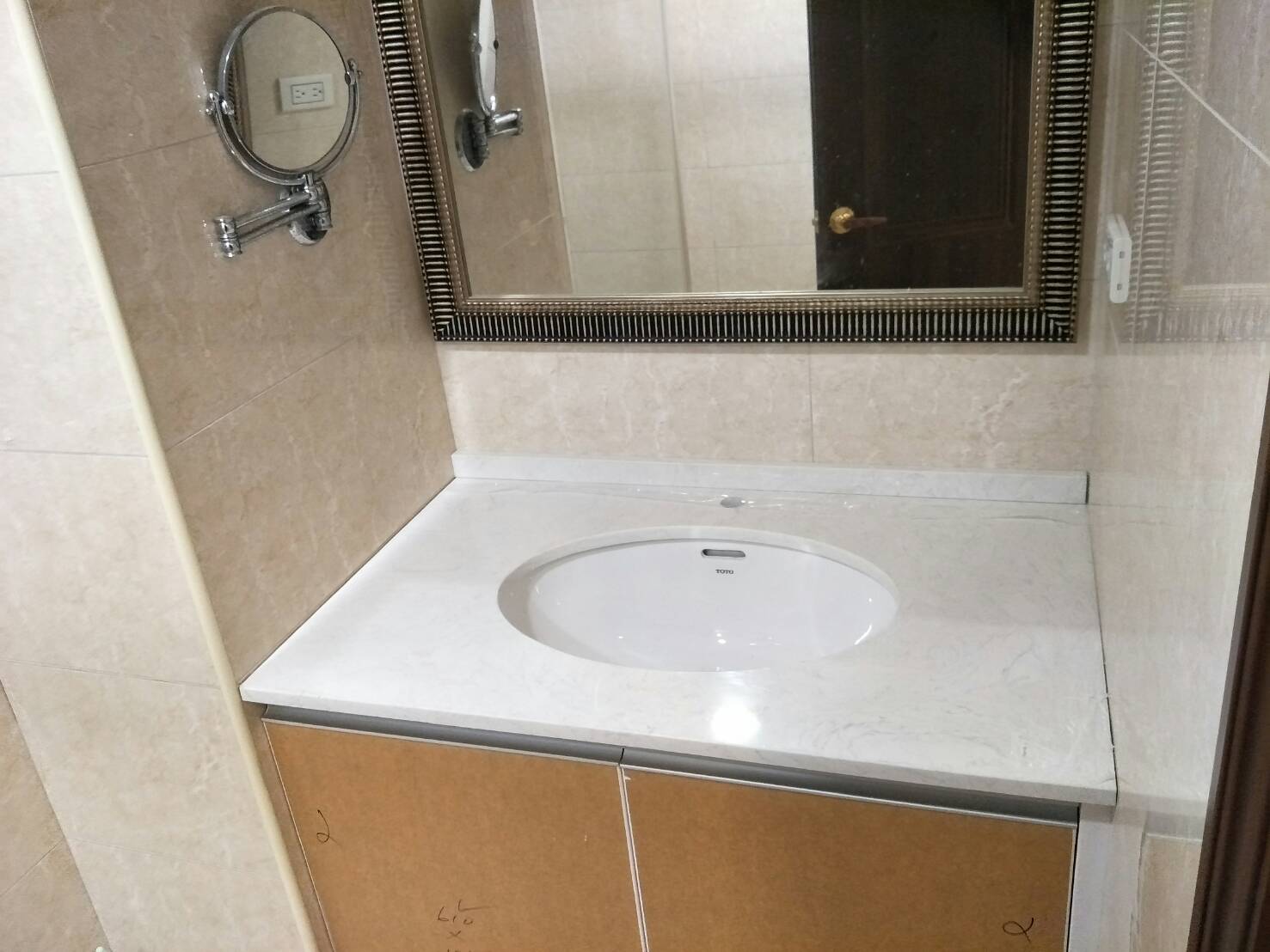 雅士白-廚房檯面