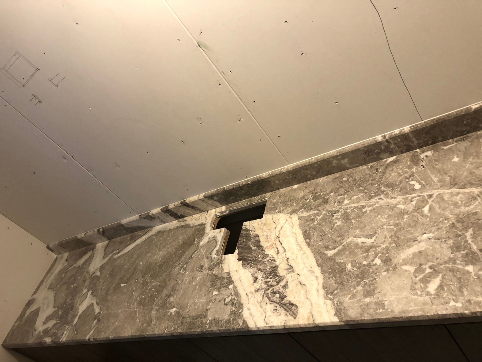 安格拉珍珠-洗手檯面