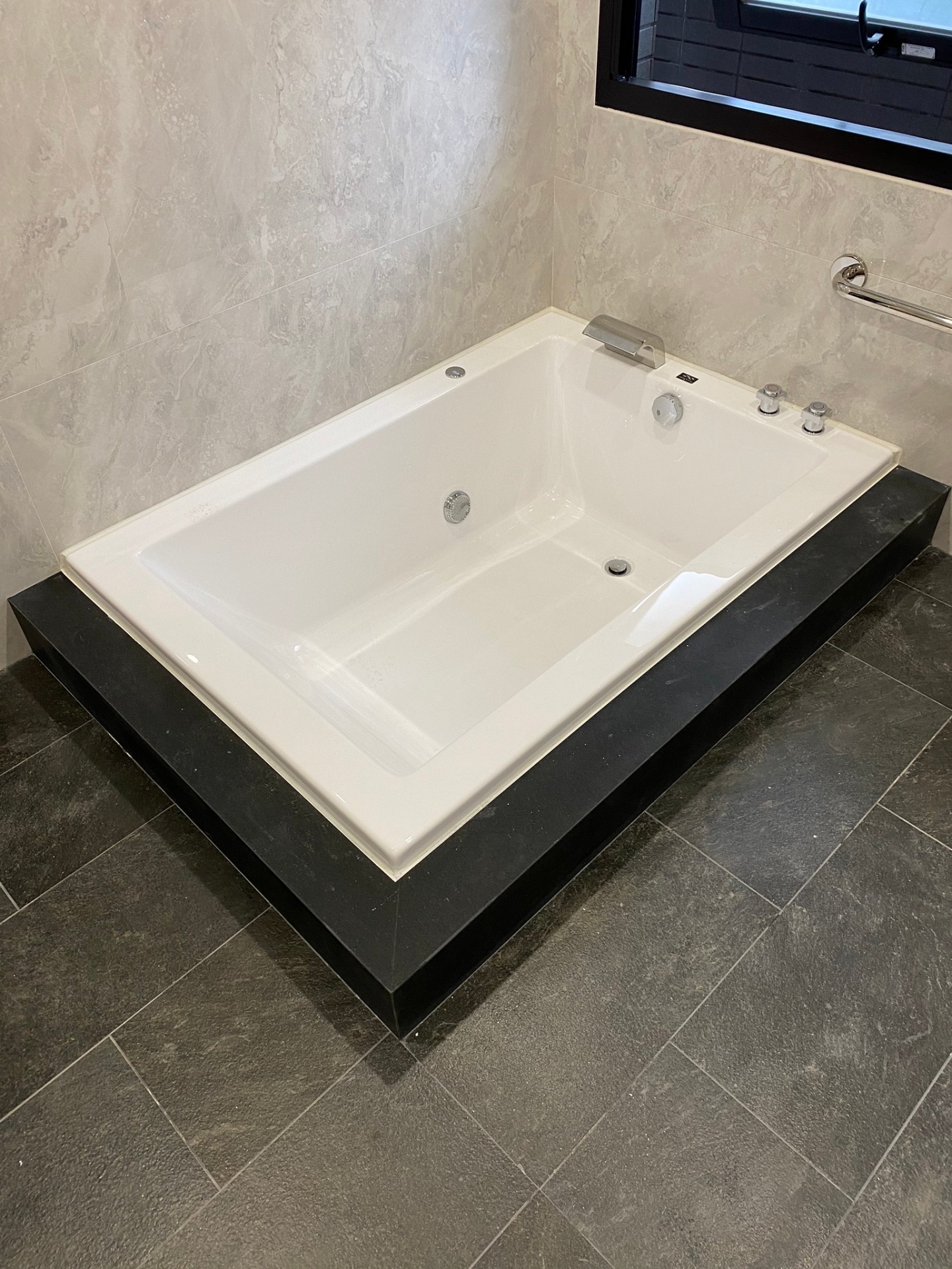 印度黑水沖面-浴缸檯面