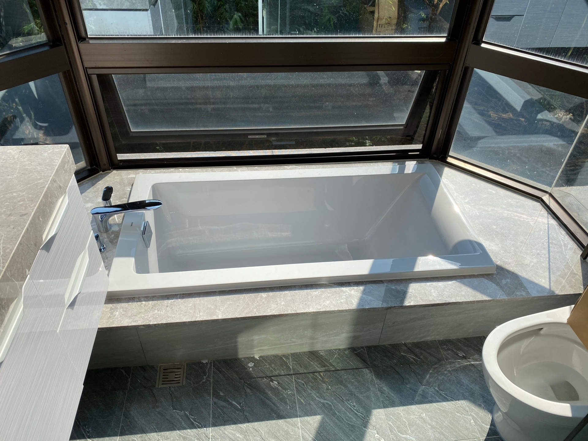 雅典娜灰-浴缸檯面+檯面