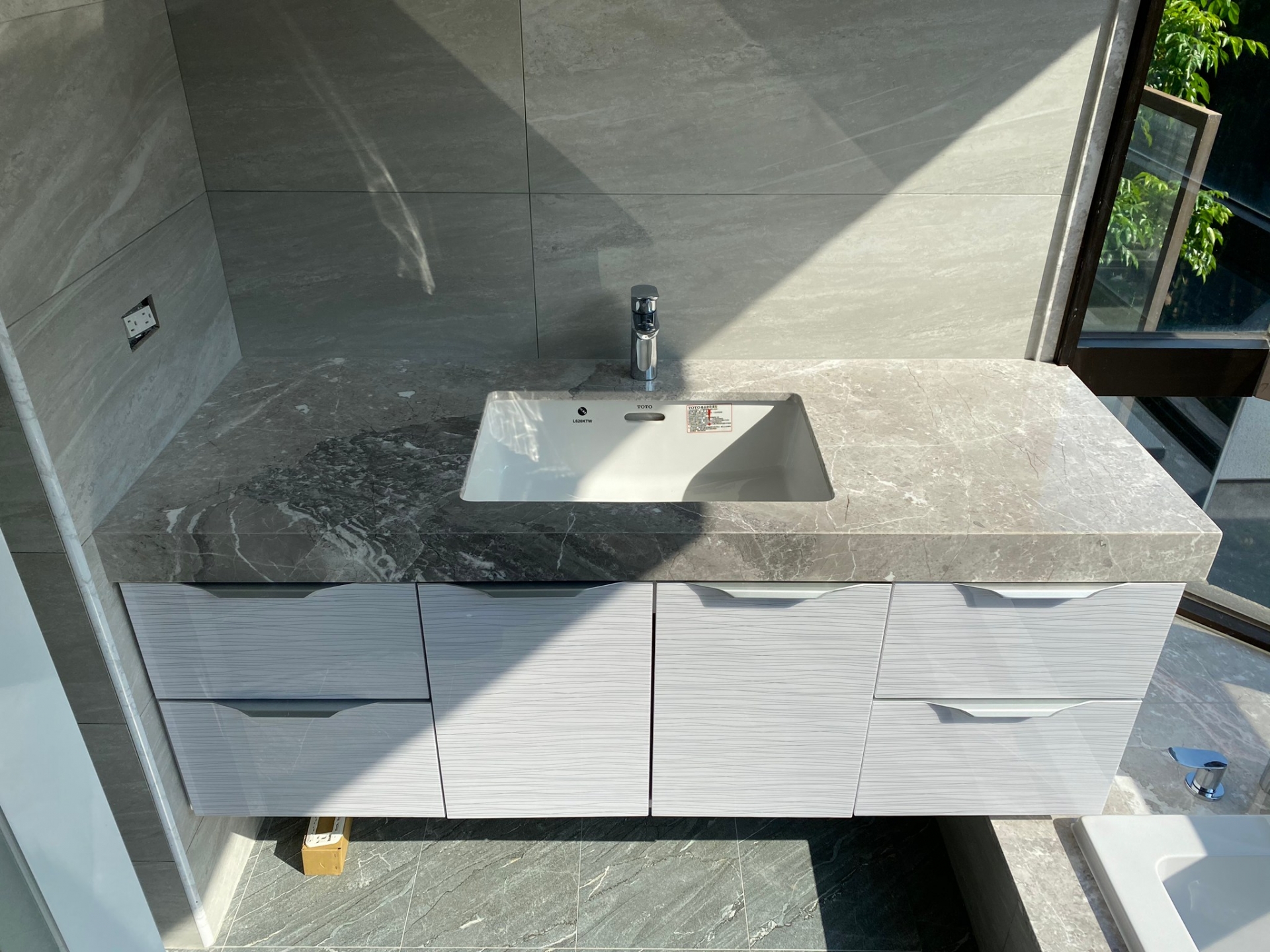 雅典娜灰-浴缸檯面+檯面