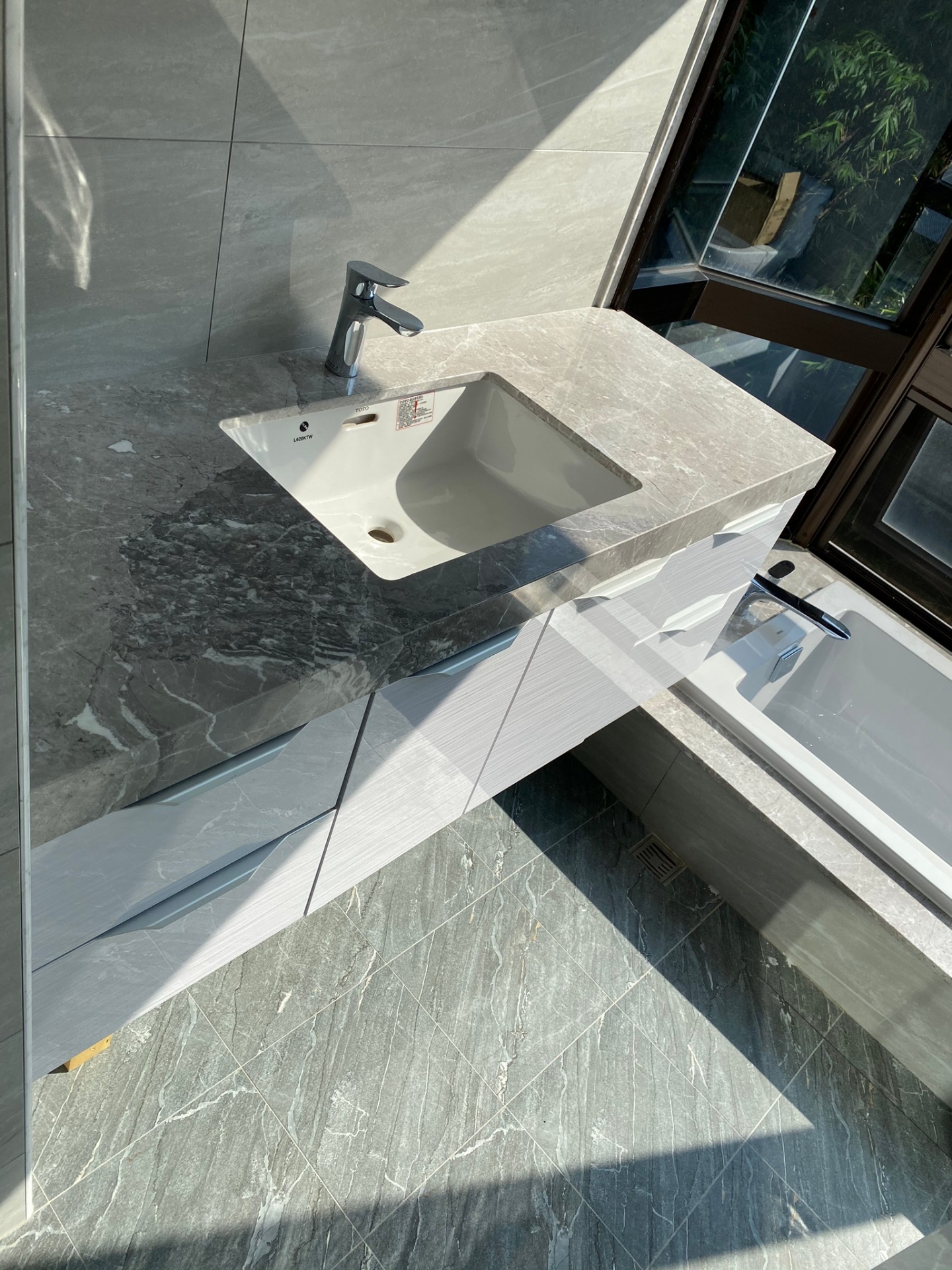 雅典娜灰-浴缸檯面+檯面