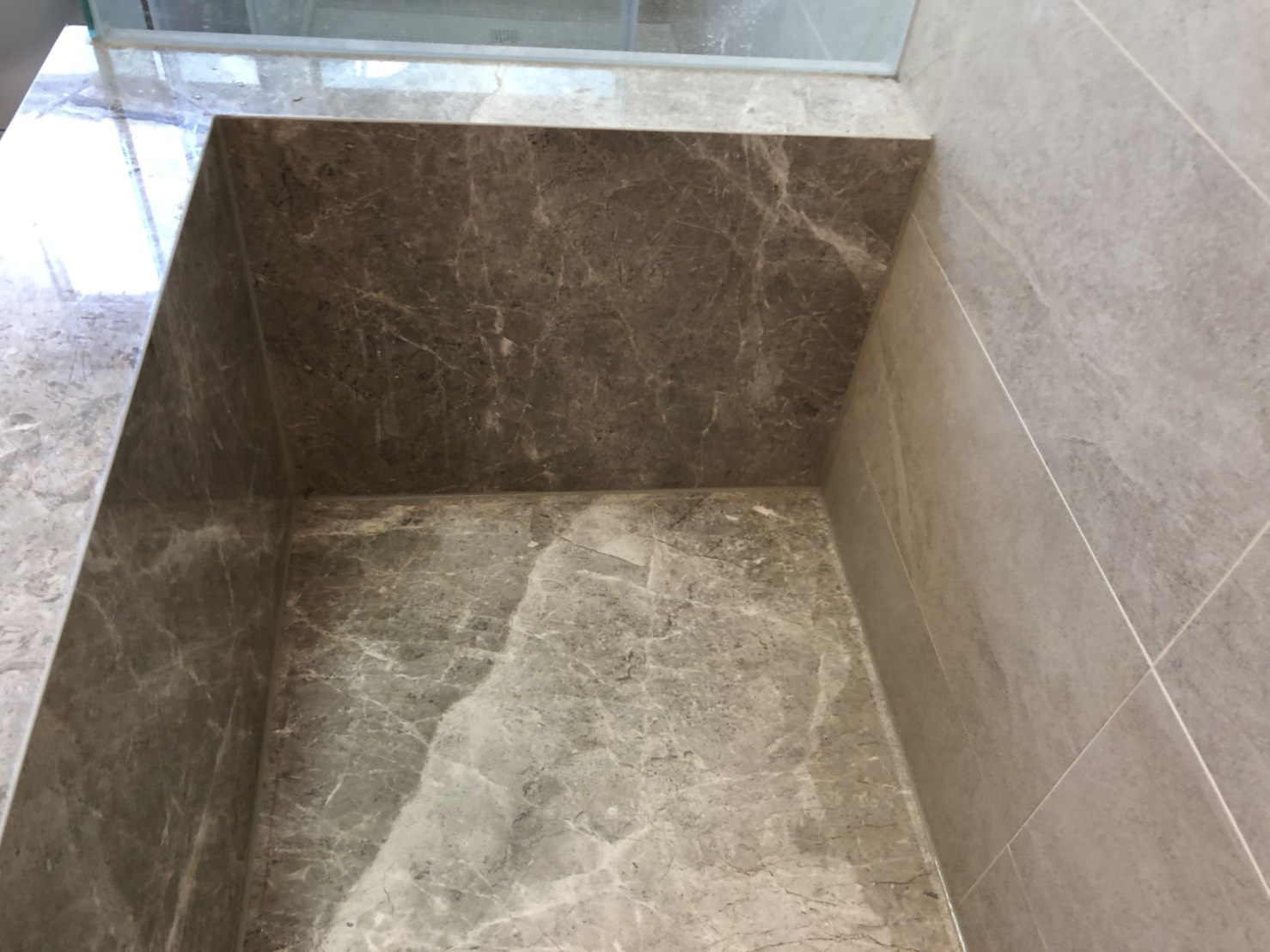 安格拉珍珠仿古面-浴缸