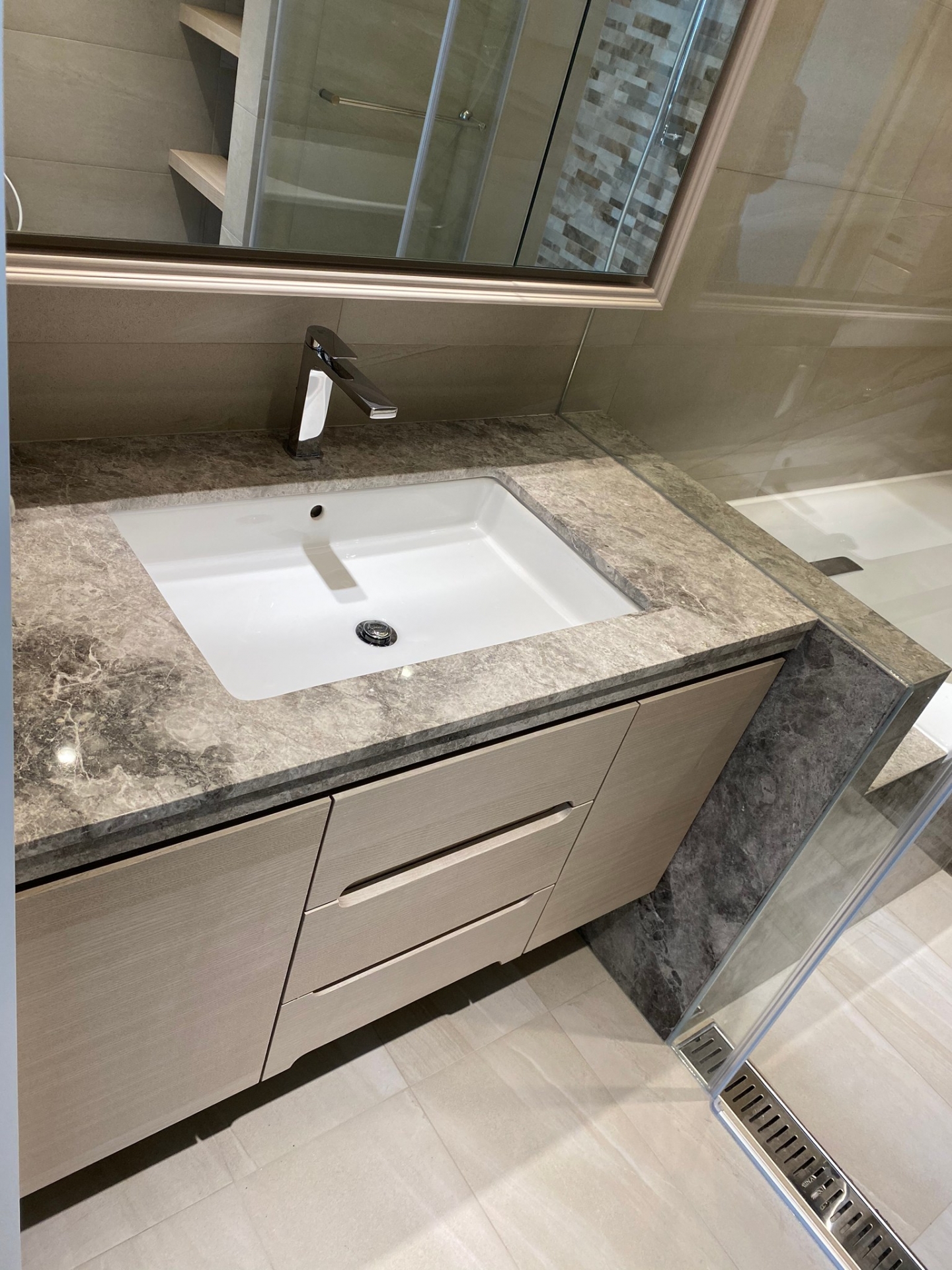 銀灰珍珠-洗手檯+浴缸