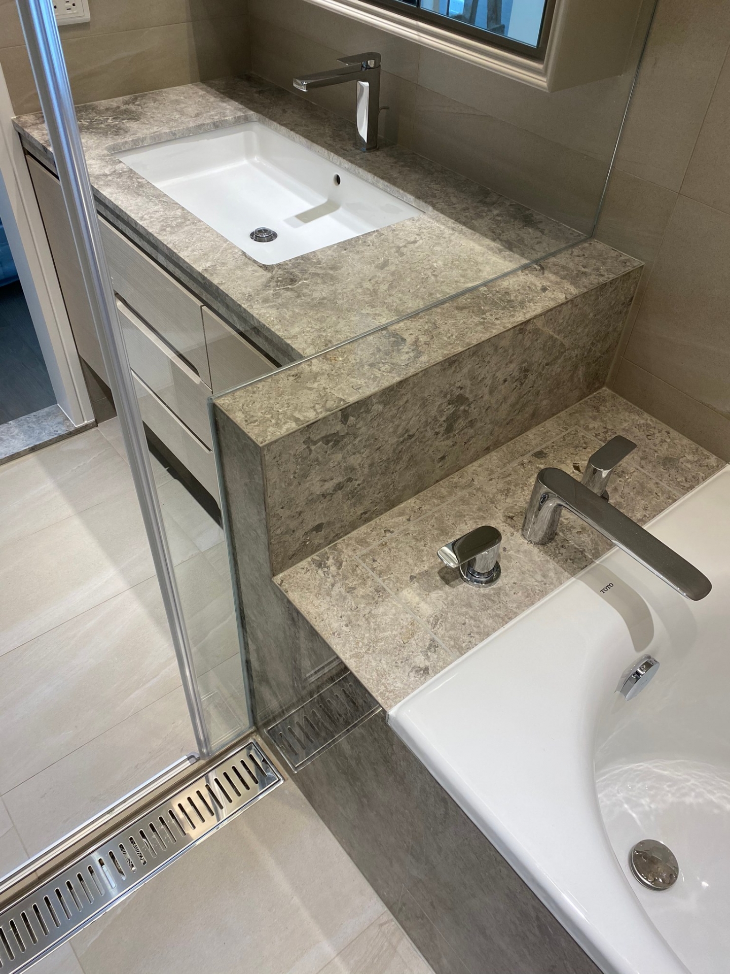 銀灰珍珠-洗手檯+浴缸