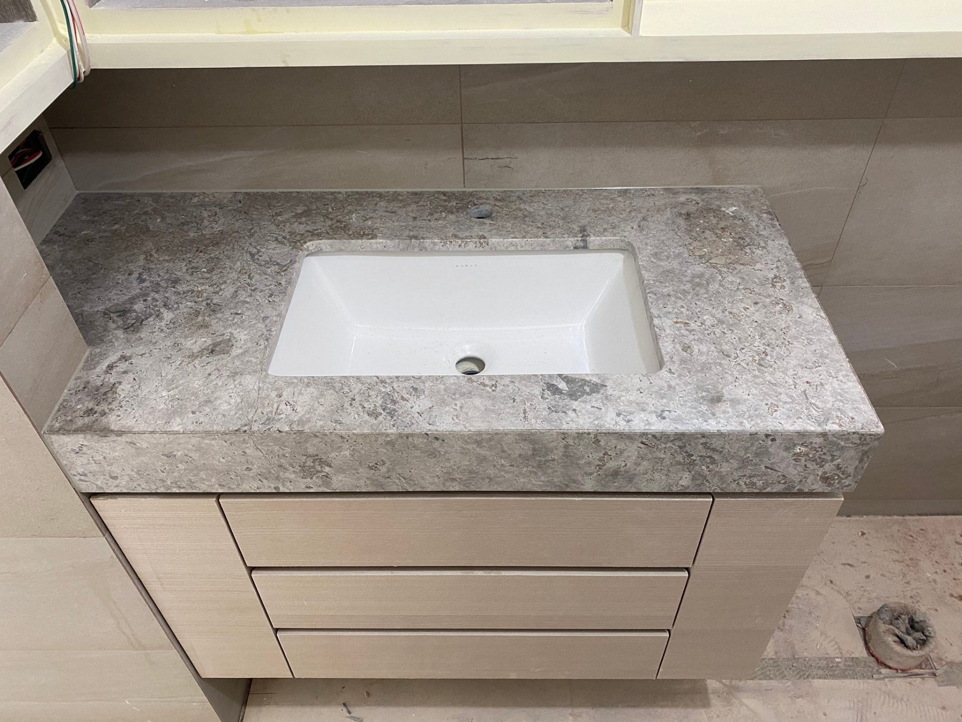 銀灰珍珠-浴缸檯面